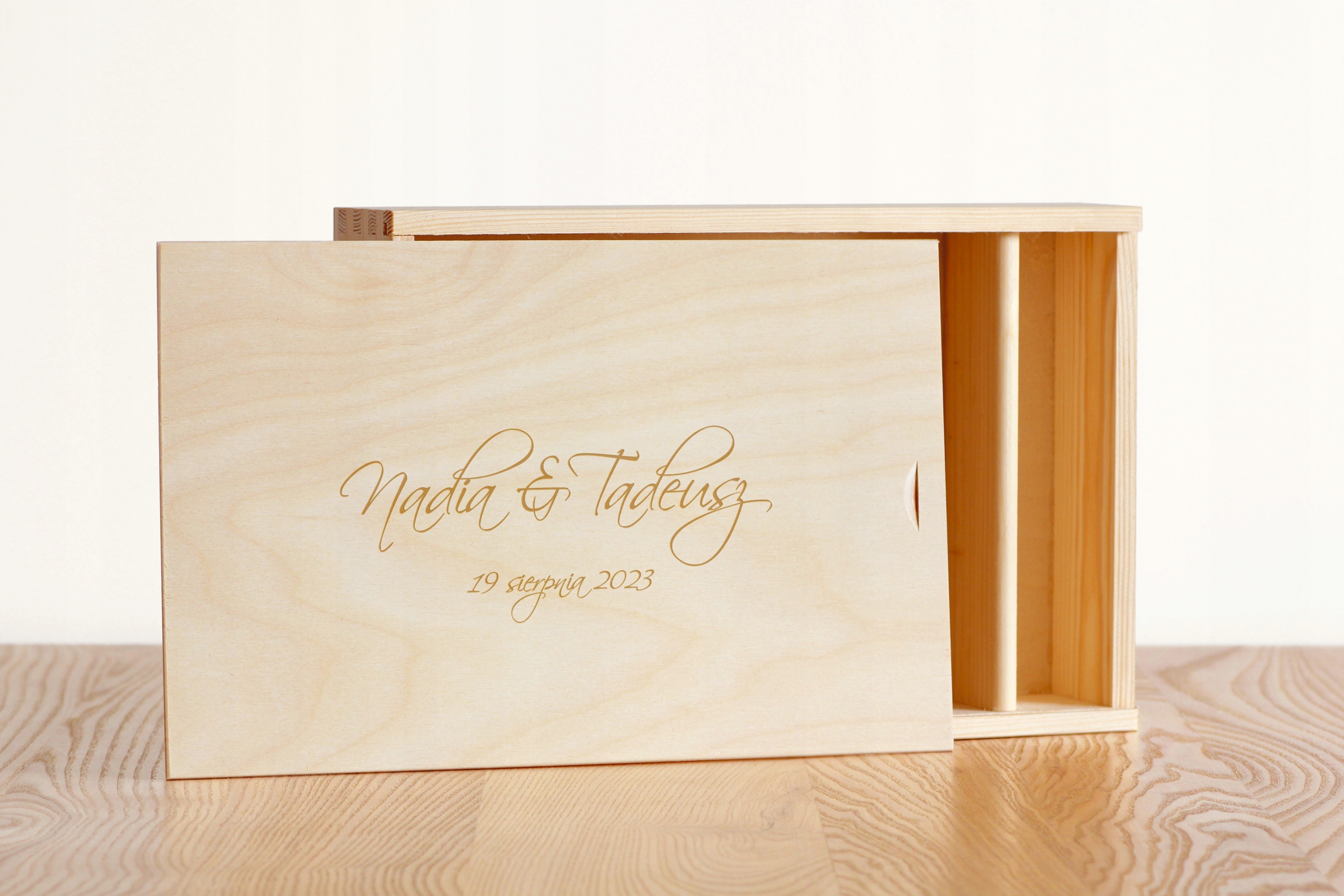 Pudełko z grawerem na zdjęcia 18x23 z pendrivem Model PD43