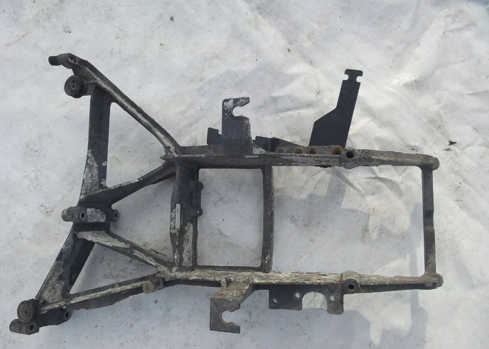 КРОНШТЕЙН КРІПЛЕННЯ ПАВУК ФАРИ DAF XF95 105