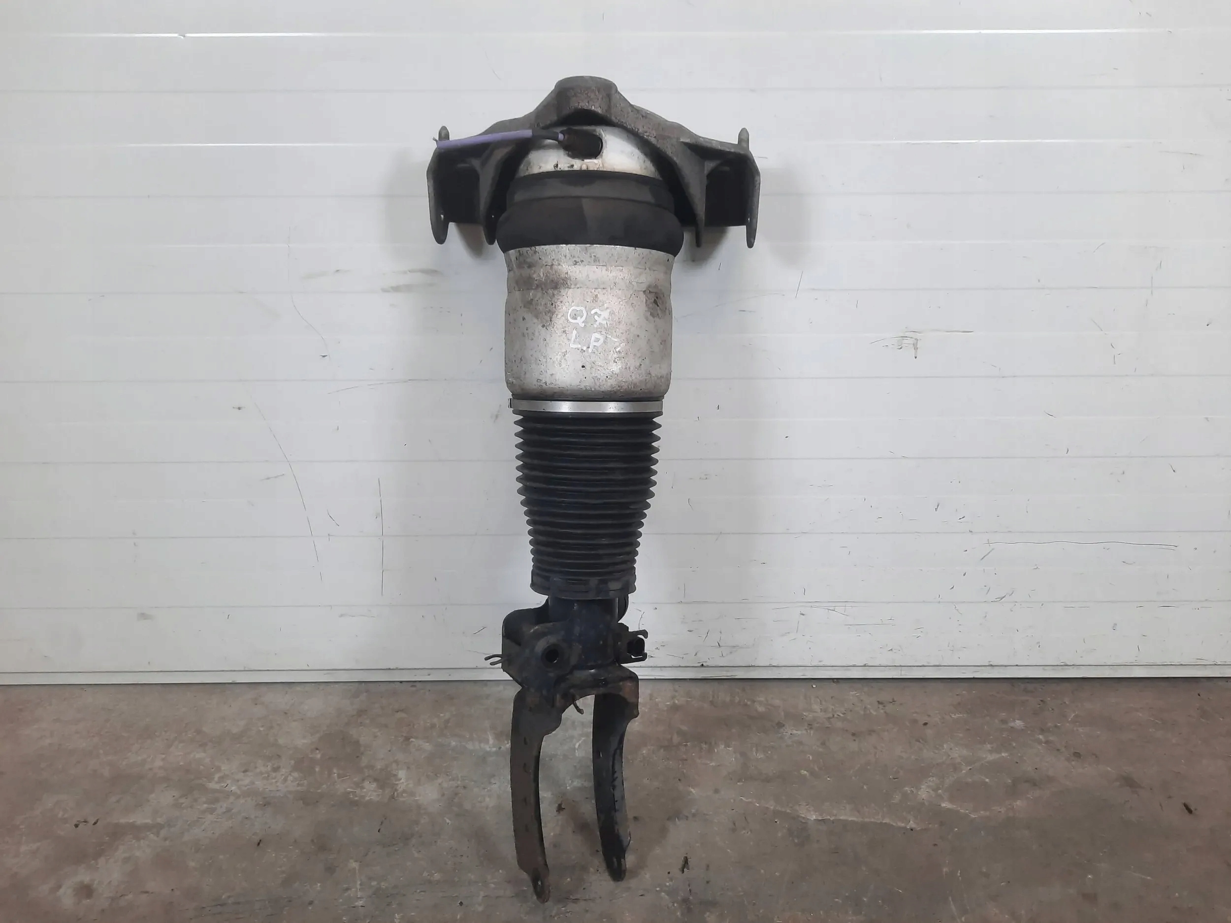 AMORTYZATOR PNEUMATYCZNY LEWY PRZÓD AUDI Q7 4L 7L8616039D