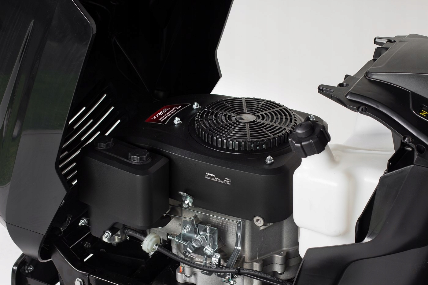 NAC TR86-352L-R-T traktorek ogrodowy spalinowy 86 cm 352 cm3 245 l Producent silnika Loncin