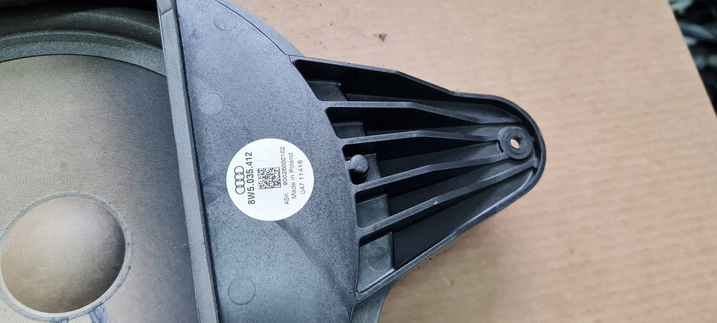 A4 B9 8W speaker BASOWY SUBWOOFER sedan 8W5035412