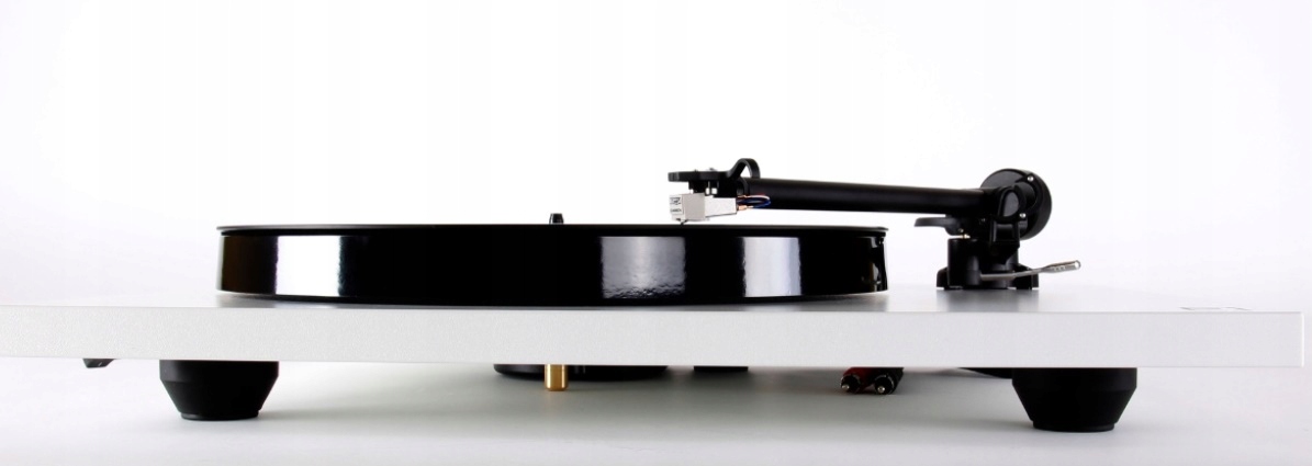 GRAMOFON Z WKŁADKĄ REGA CARBON MM REGA PLANAR 1 PLUS (P1 PLUS) BIAŁY Typ wkładki elektromagnetyczna (MM)