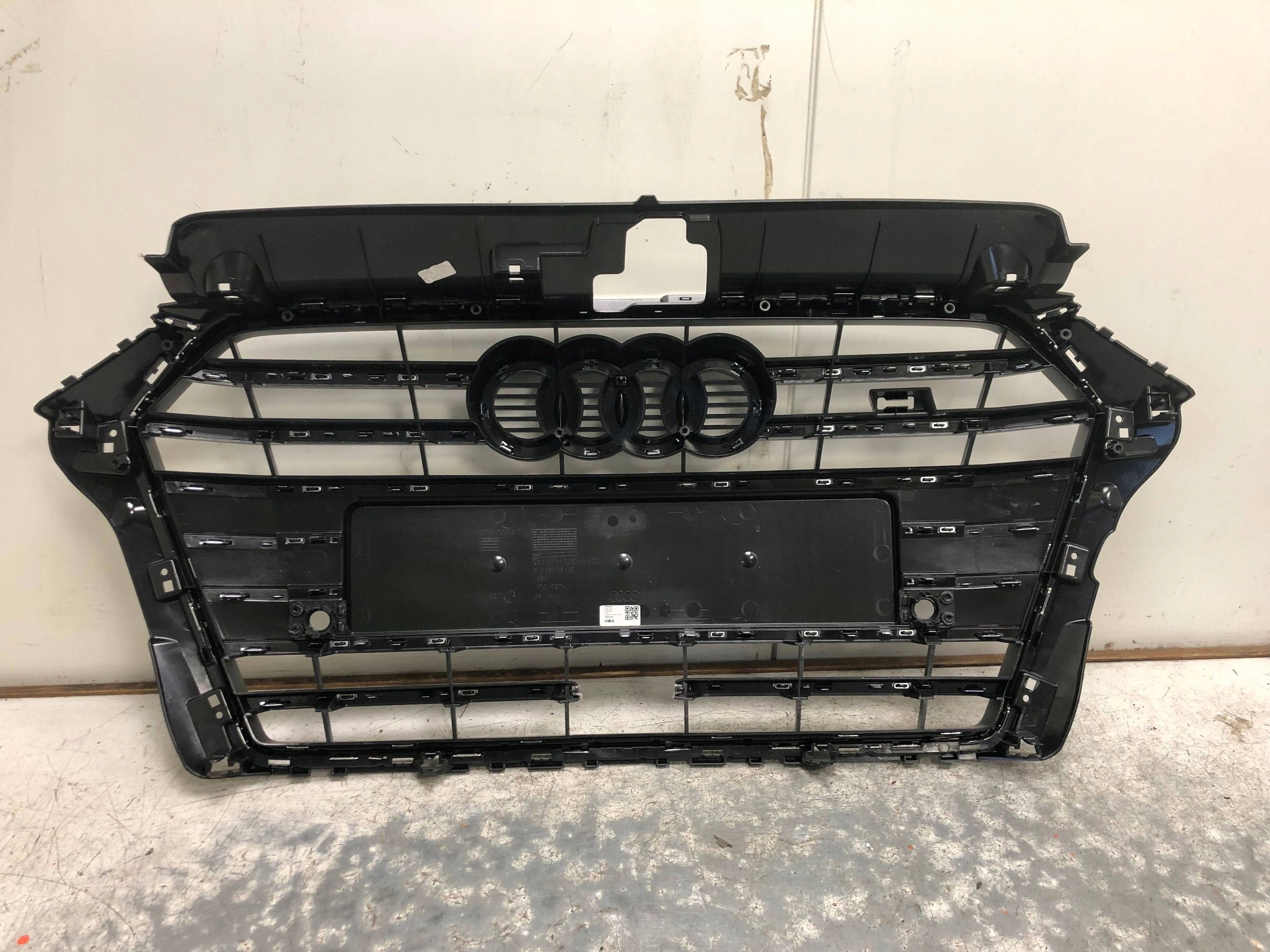 maska maska PDC ispod RADAR AUDI S3 8V LIFT 8V3853651AE