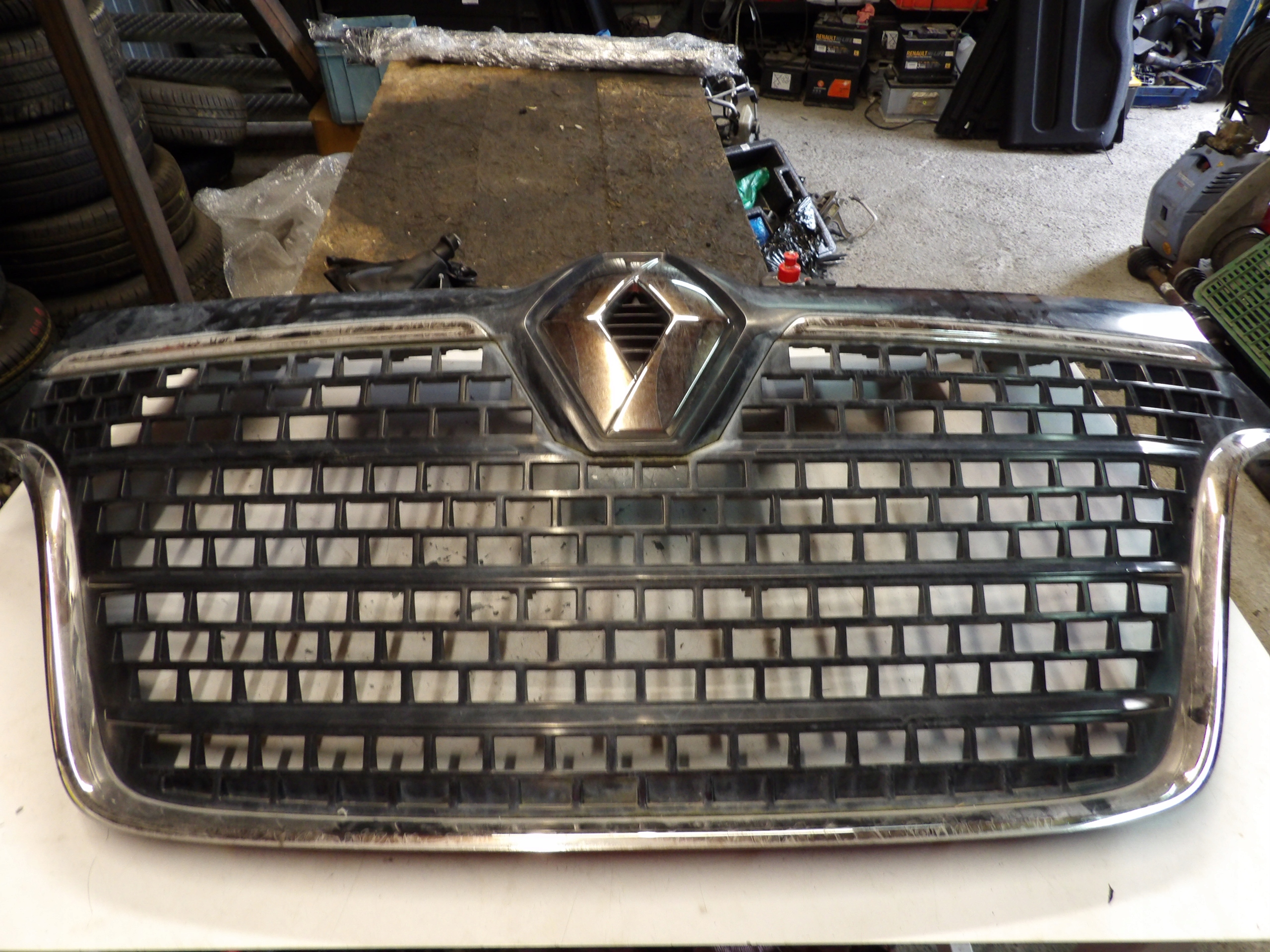 Renault Master II Kühlergrill FRONTGRILL Kühlergitter - Thumbnail 1