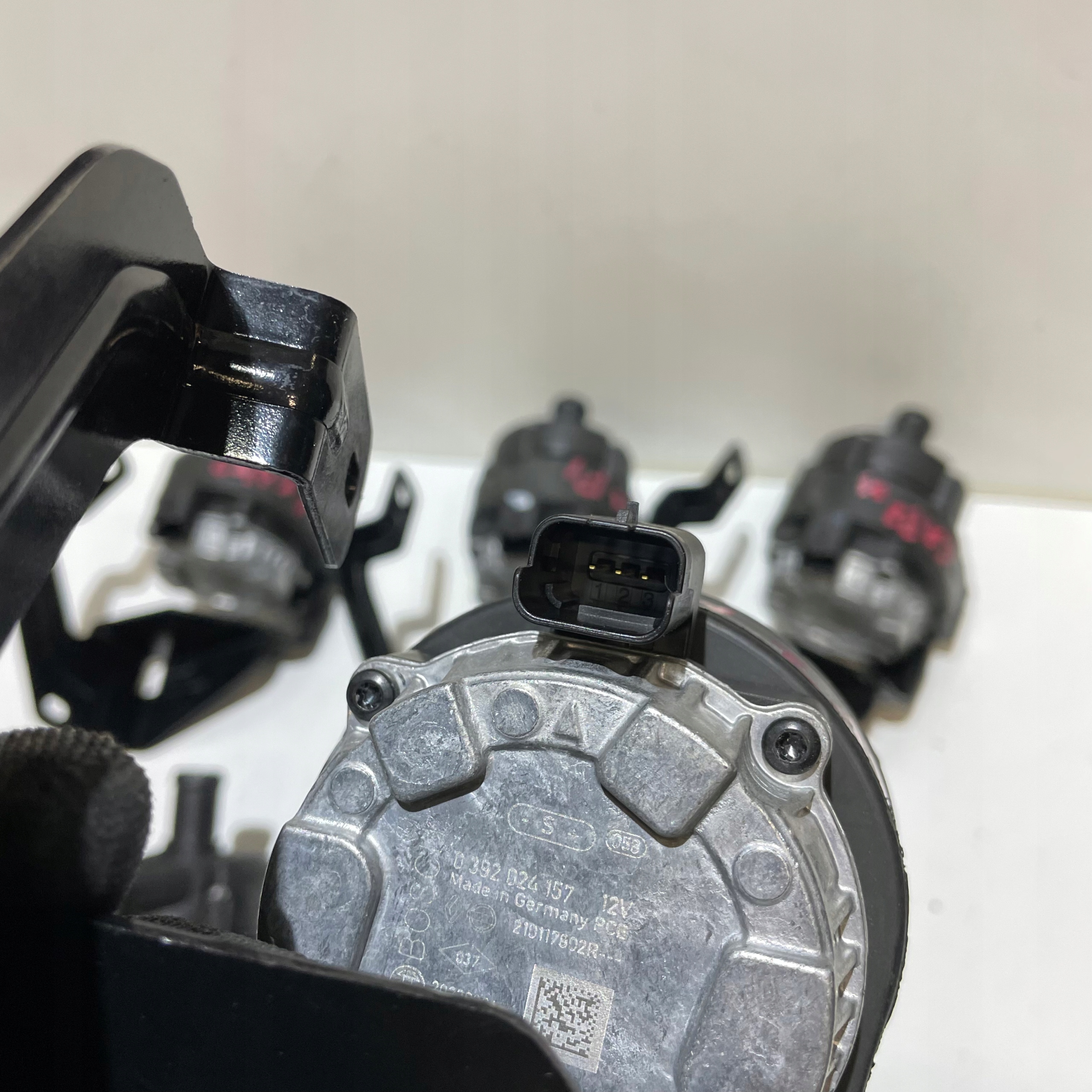 RENAULT CAPTUR II HYBRYDA WATER PUMP 210117802R