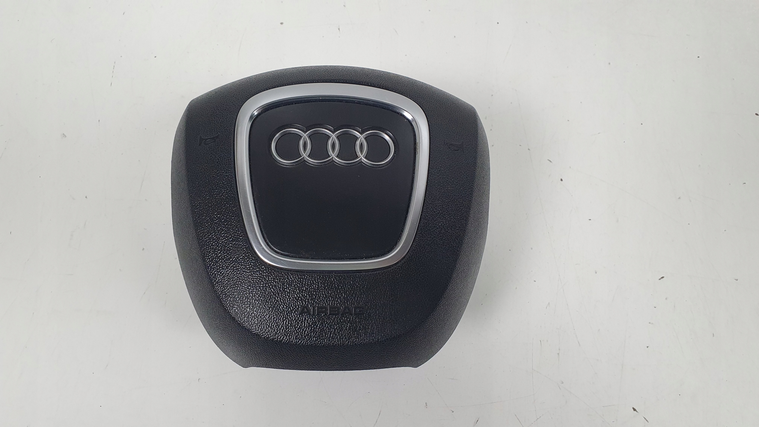 8P0880201BG - AUDI A3 8p0 подушка водія AIRBAG 3 плечова