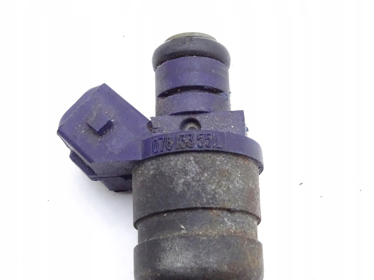 VW PASSAT B5 96-05 2.8 V6 WTRYSK PALIWA 078133551L Producent części Volkswagen OE