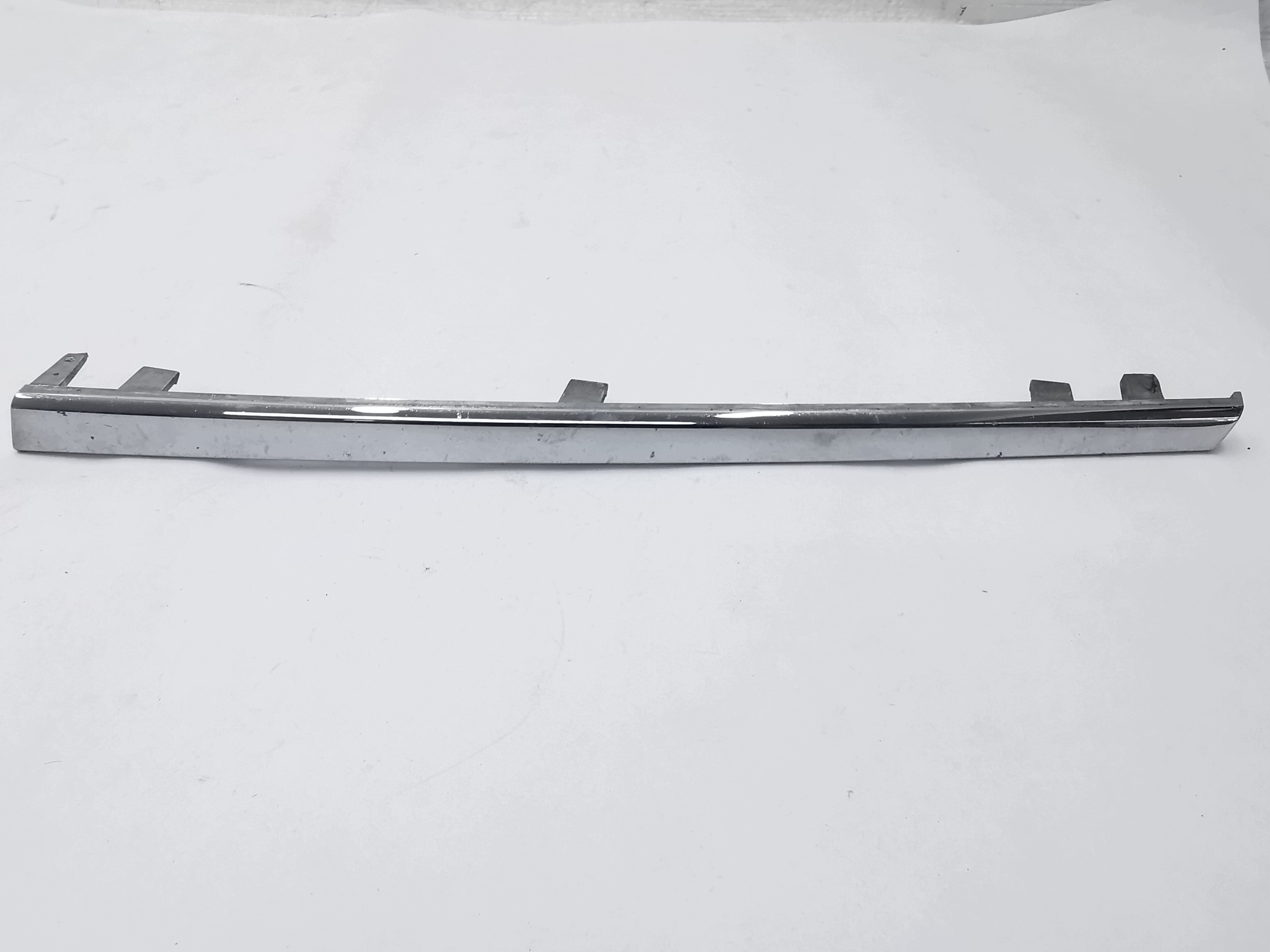 moulding GRILLA left right MERCEDES W204 / 245200005 / 245200006