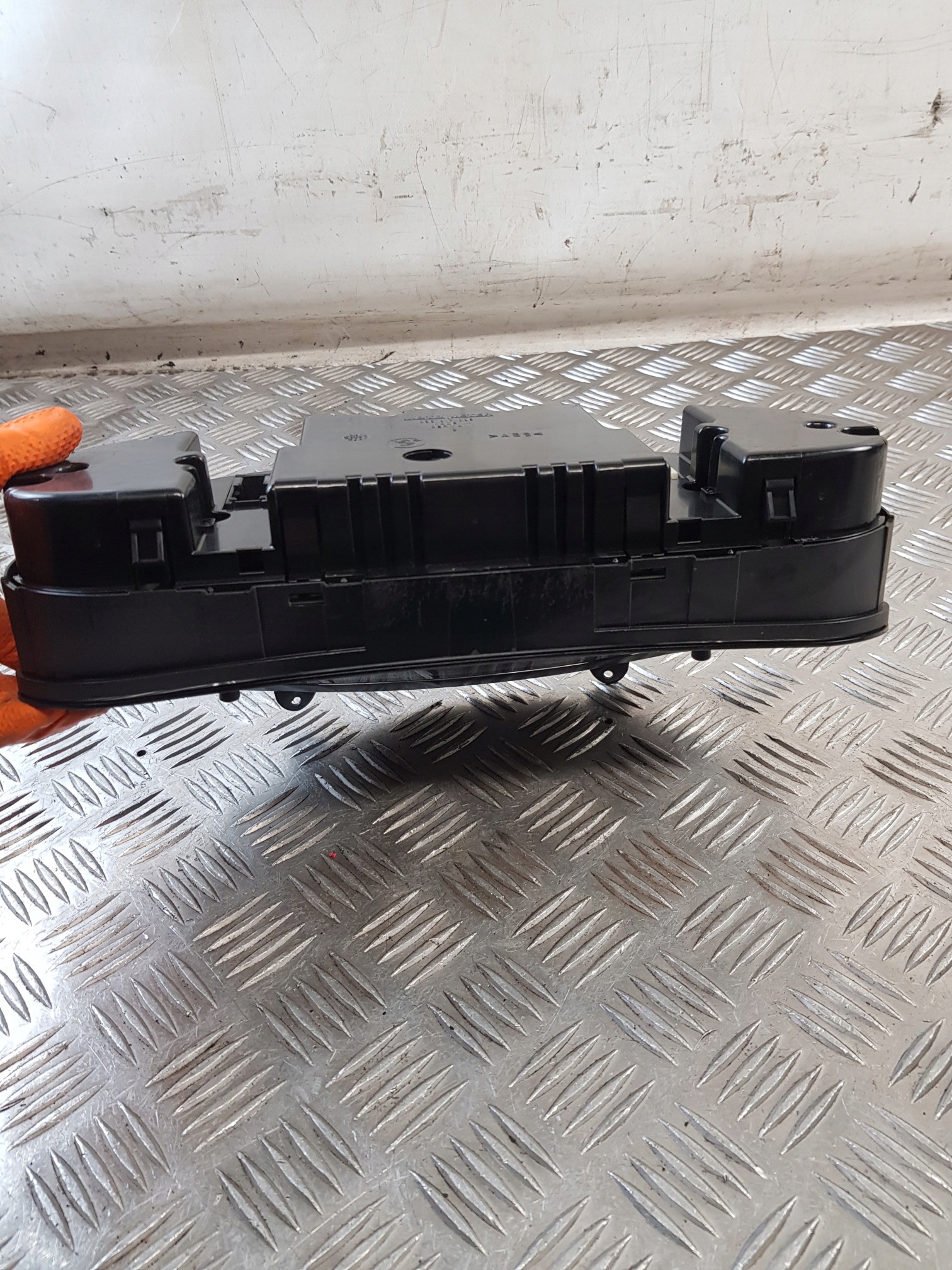 dials 6906884 BMW E46 2.0 D 00R- EUROPA