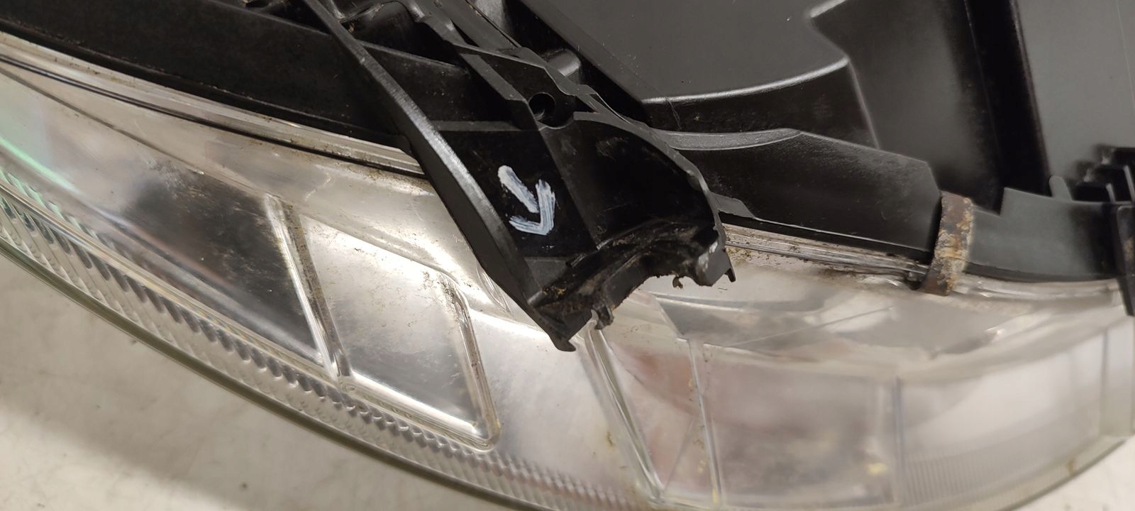 light front front left Mercedes W169 1,5 petrol 5D