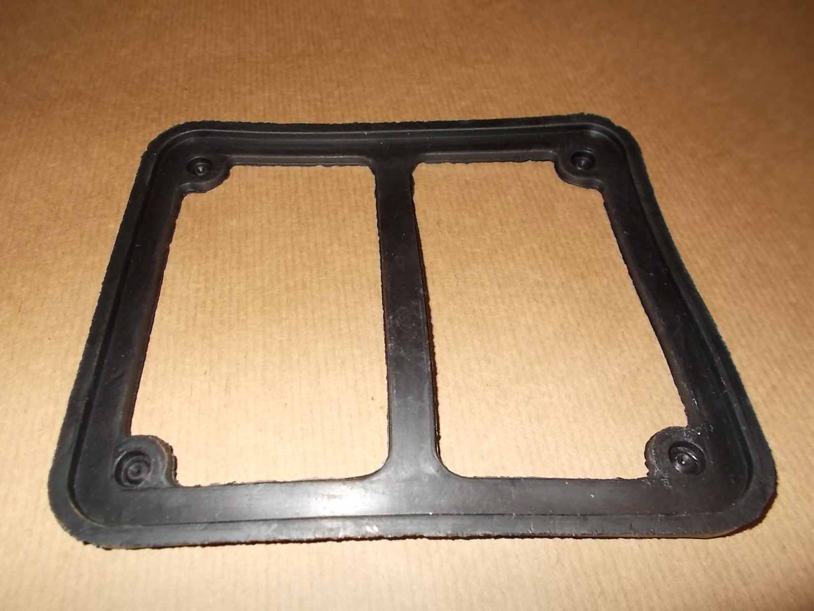 

Guma Siodło Błotnik Rama K-750 MB750 Dniepr