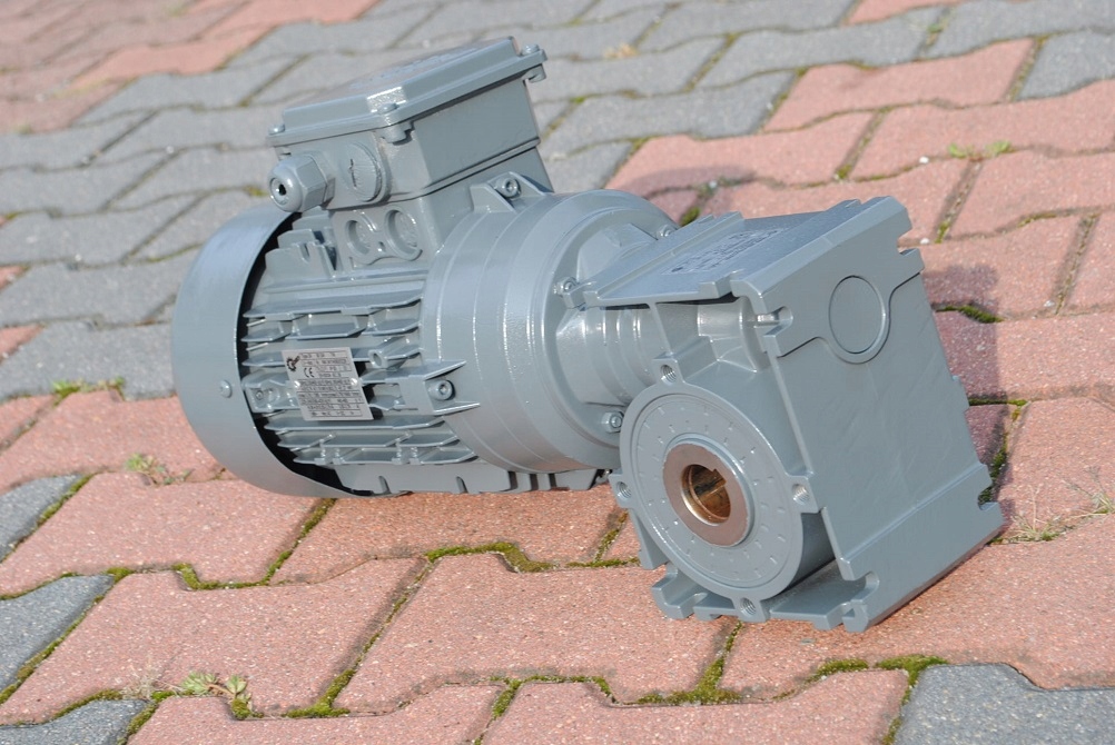 Motoreduktor kątowy 1.1kw. 57obr./min. NORD