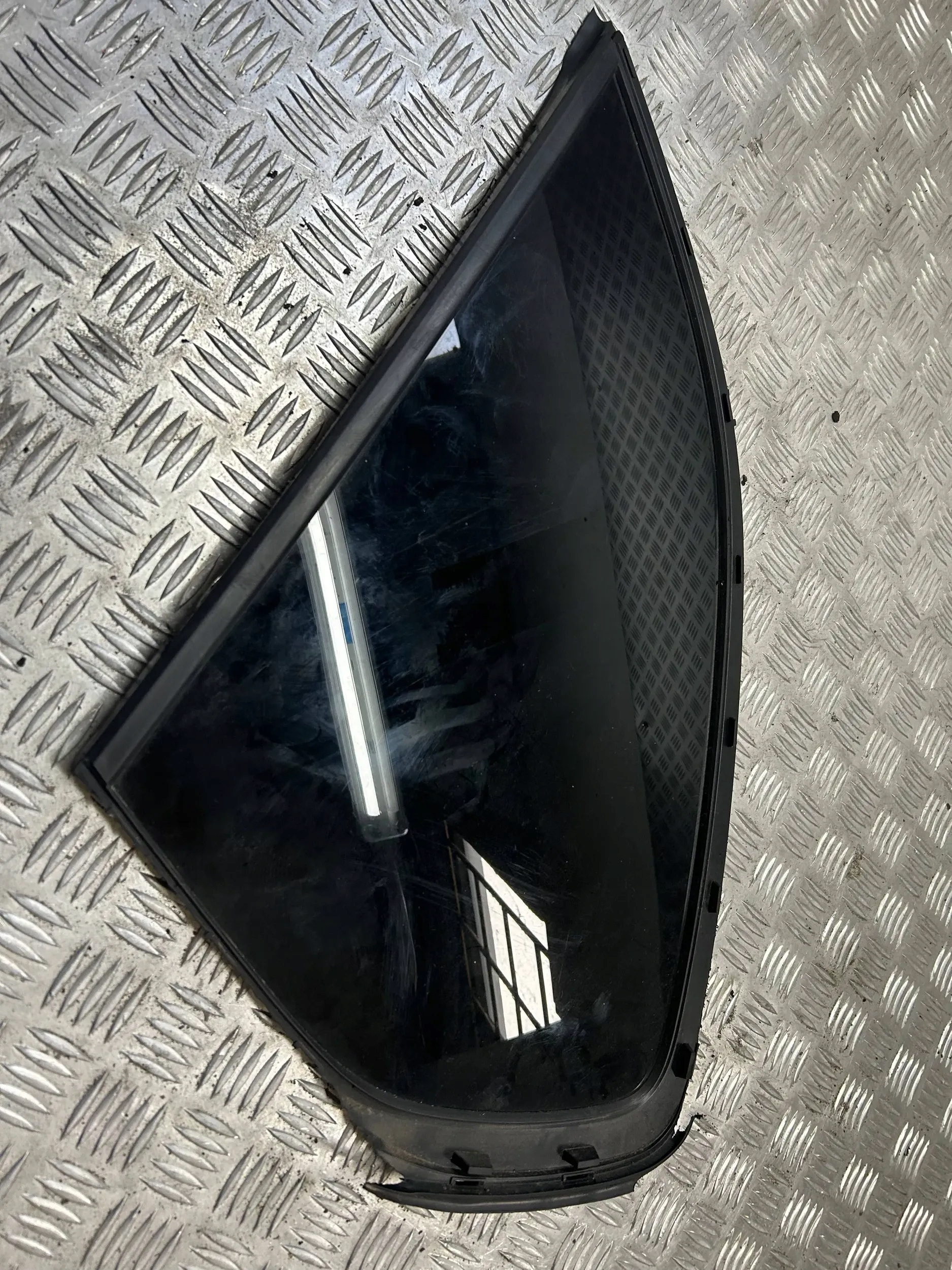 SZYBA KAROSERYJNA LEWY TYŁ BMW X5 F15 2013-