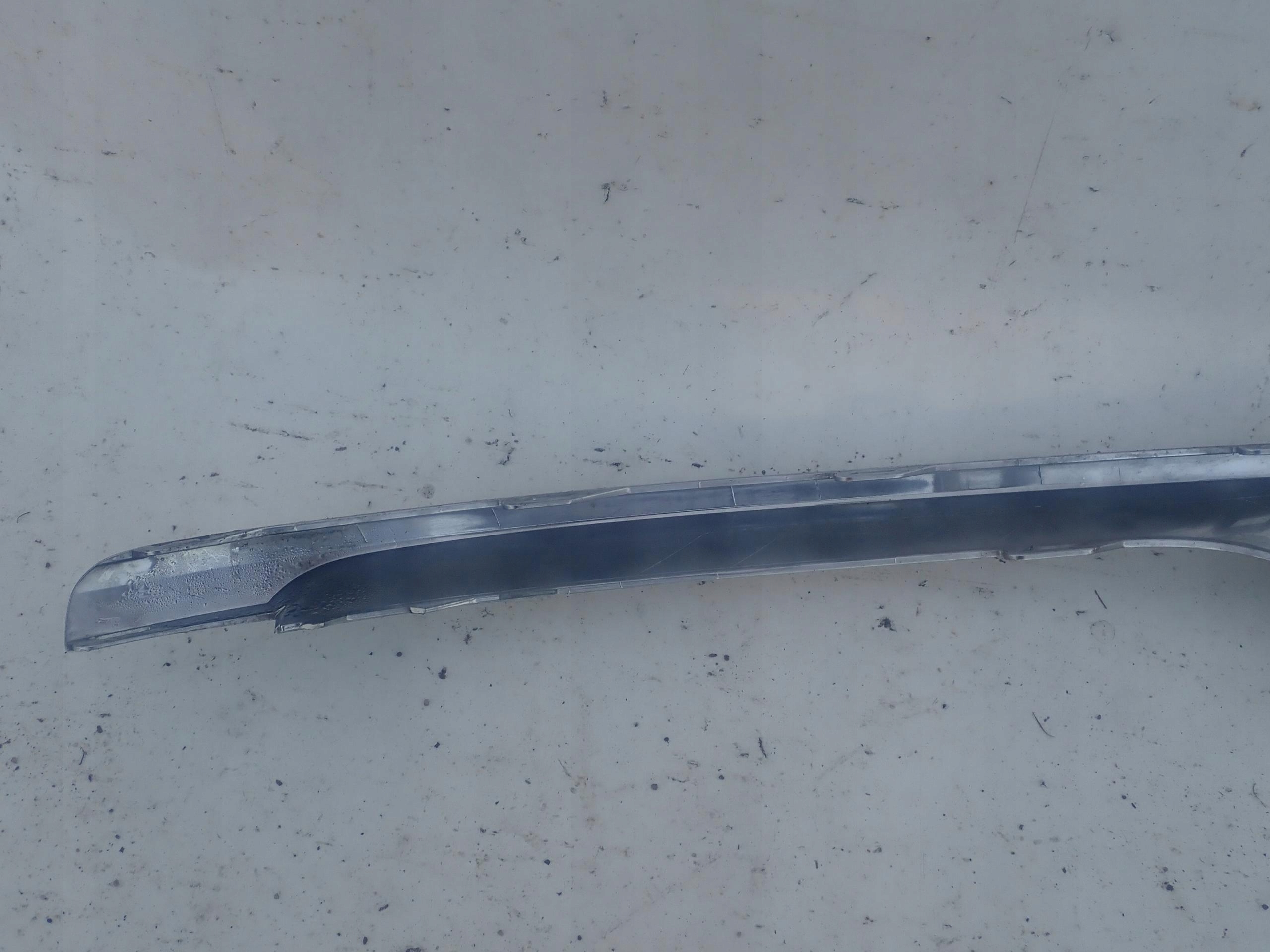 VW PASSAT B8 ALLTRACK moulding KRATKI right CHROM