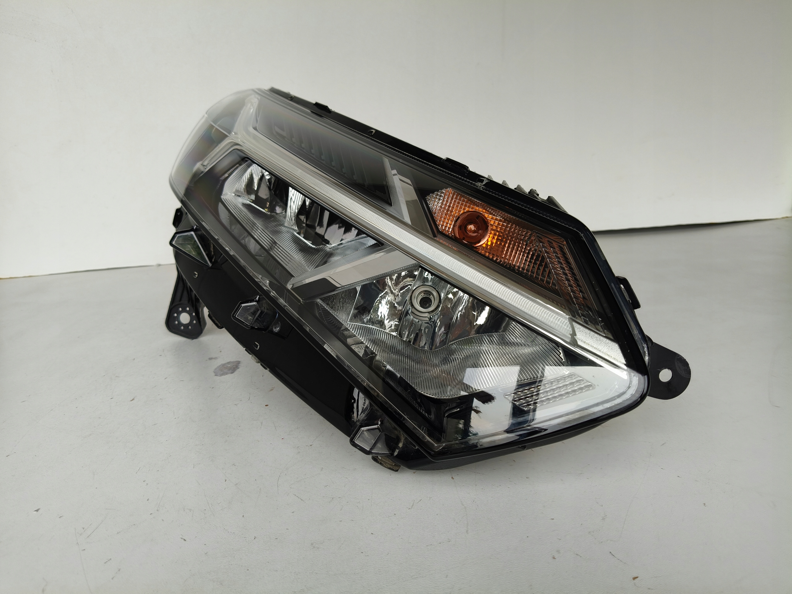 light right REFLEKTOR DACIA SANDERO III JOGGER LOGAN 20- FULL LED