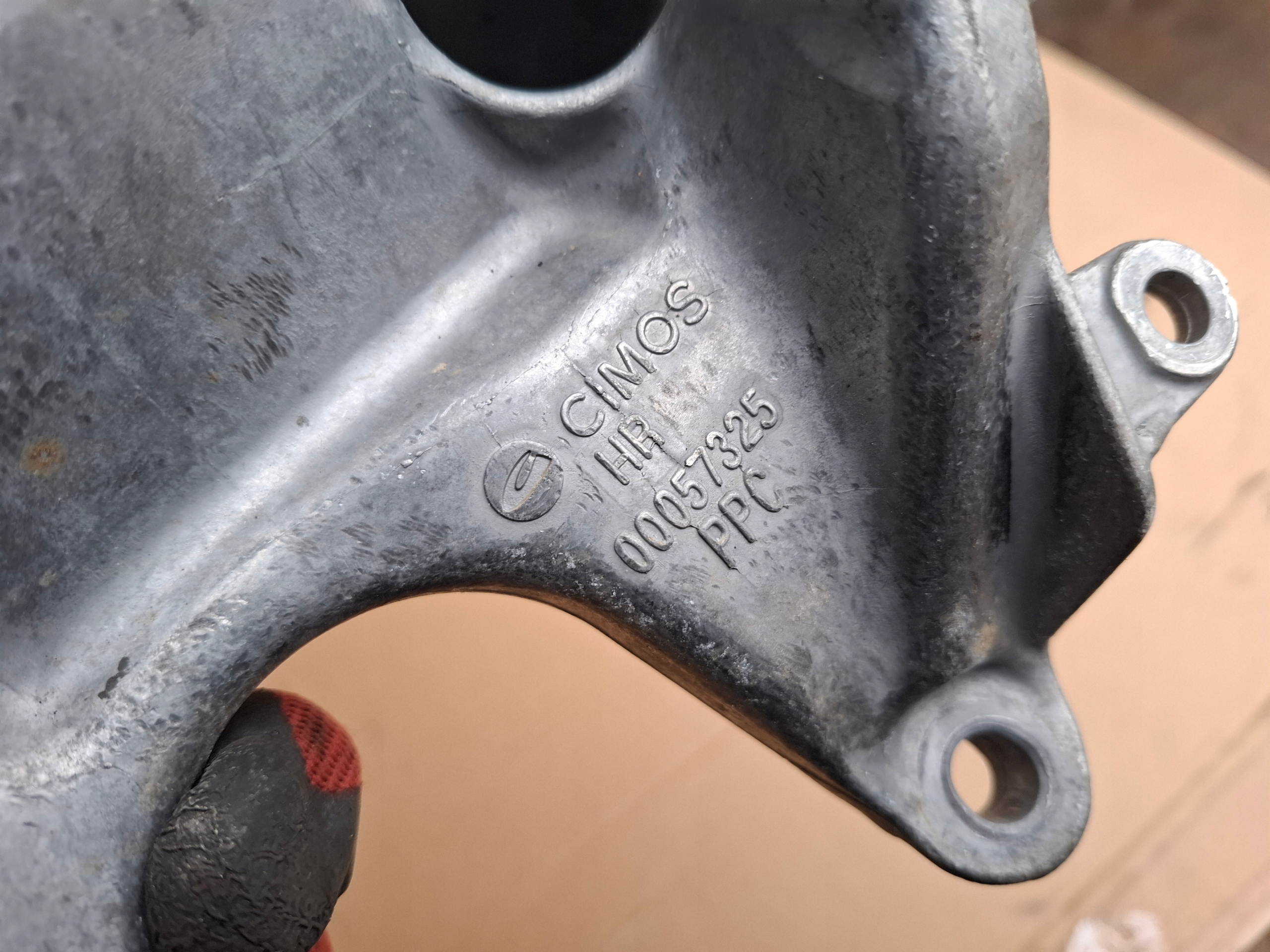 AUDI RS6 4K C8 4.0 TFSI holder engine mount right 4M0199308BF