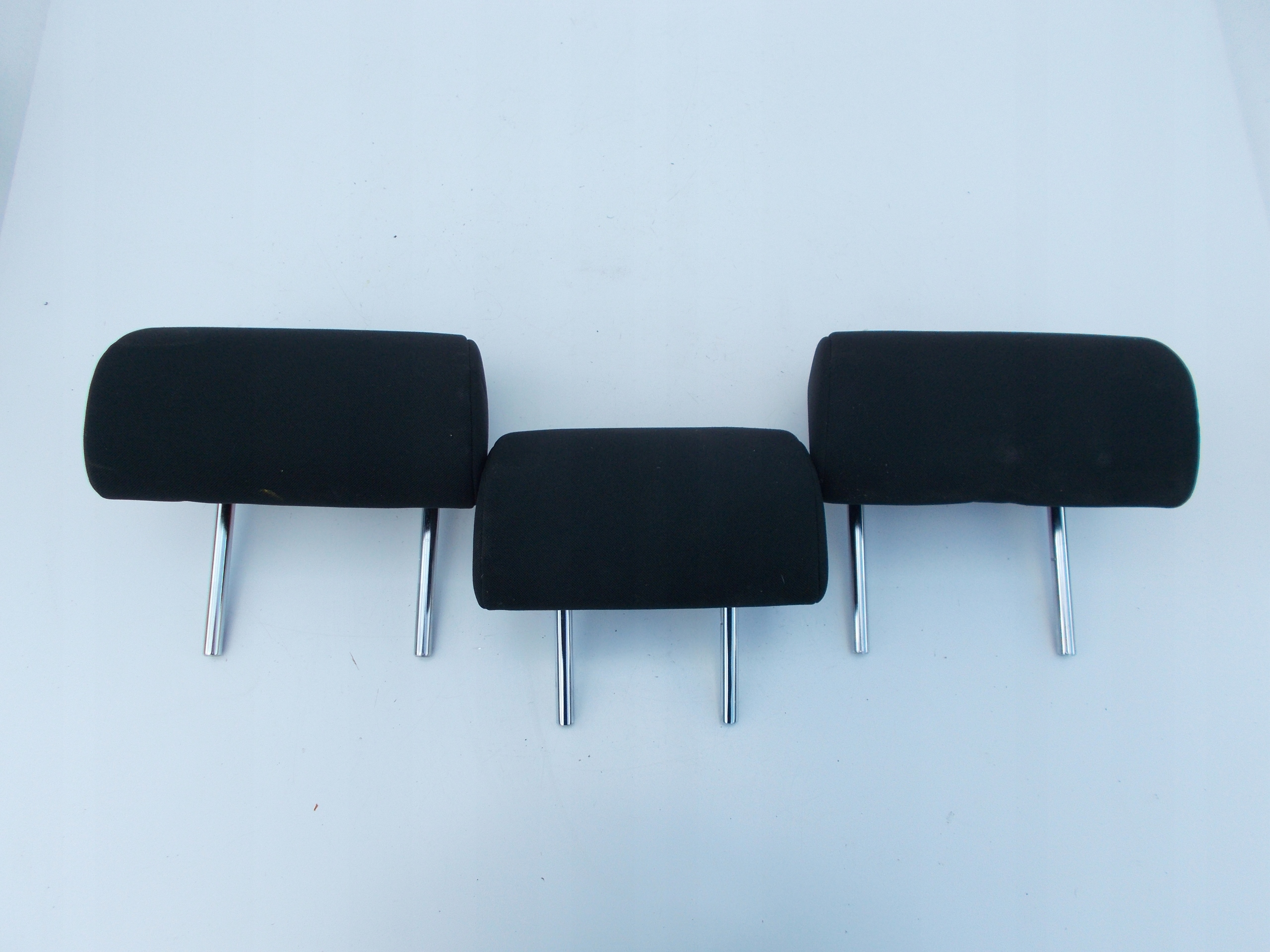 Подголовник подголовники задние Toyota Auris и 3шт