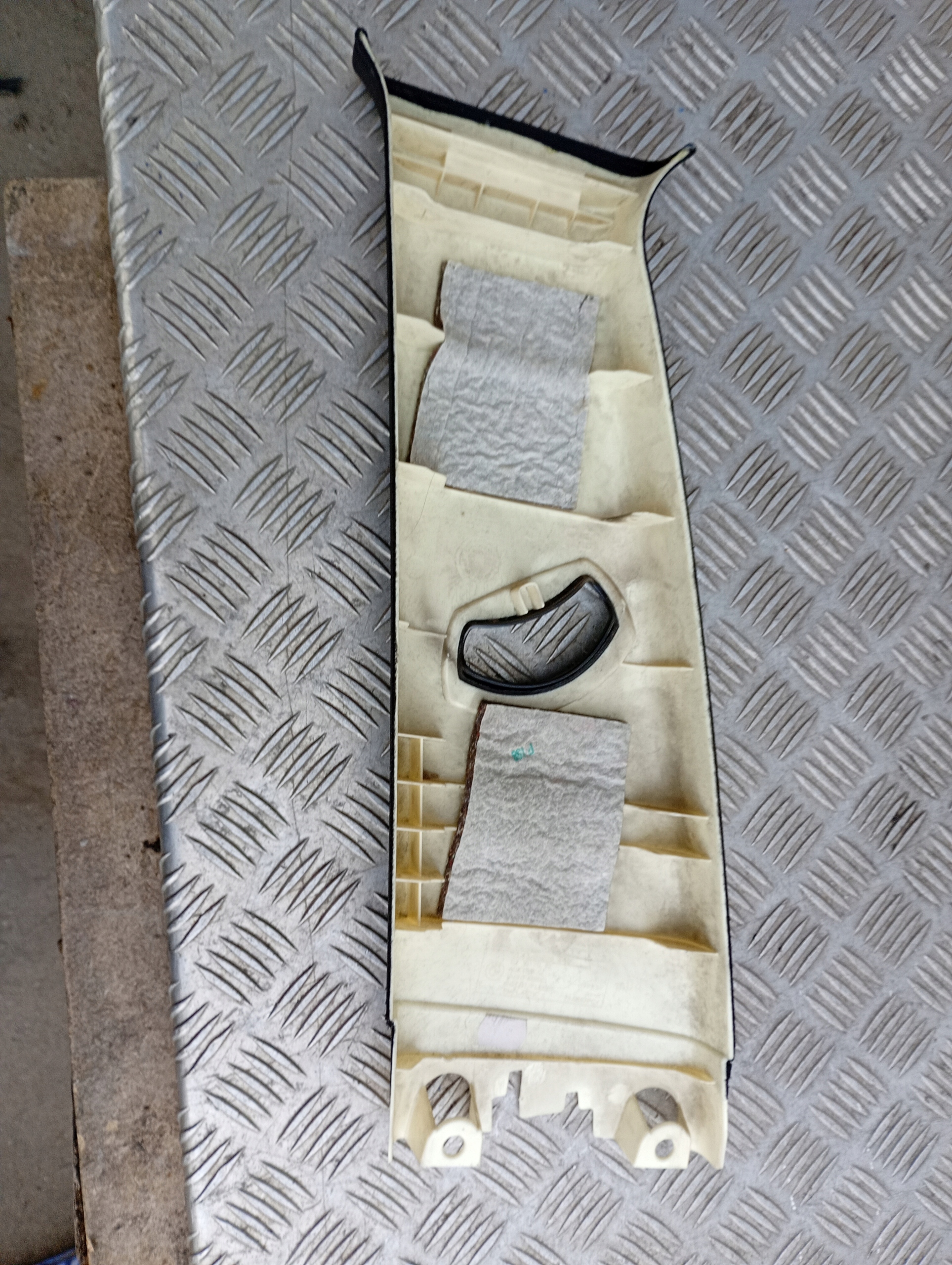 BMW x3 e83 cover SLUPKA B left or right 3330446