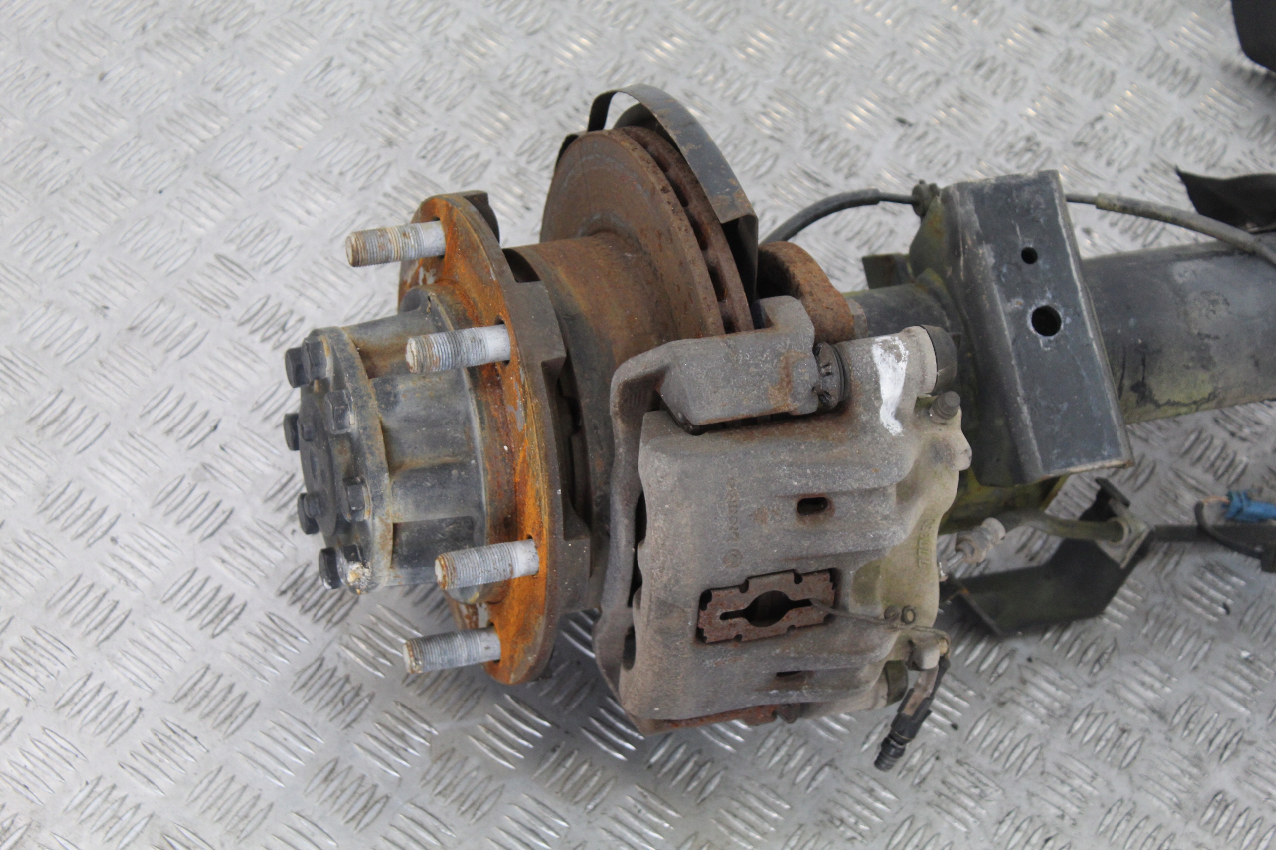 differential diff rear part axis sususpension NISSAN NT500