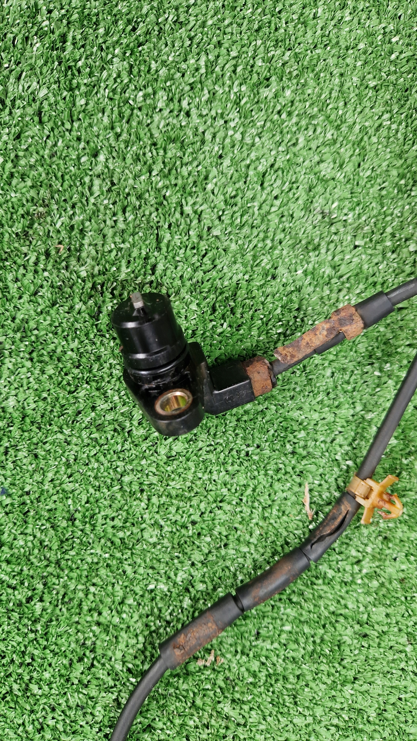 sensor ABS rear part SUZUKI JIMNY right BIALA KOSTKA original 2005R > 2014R
