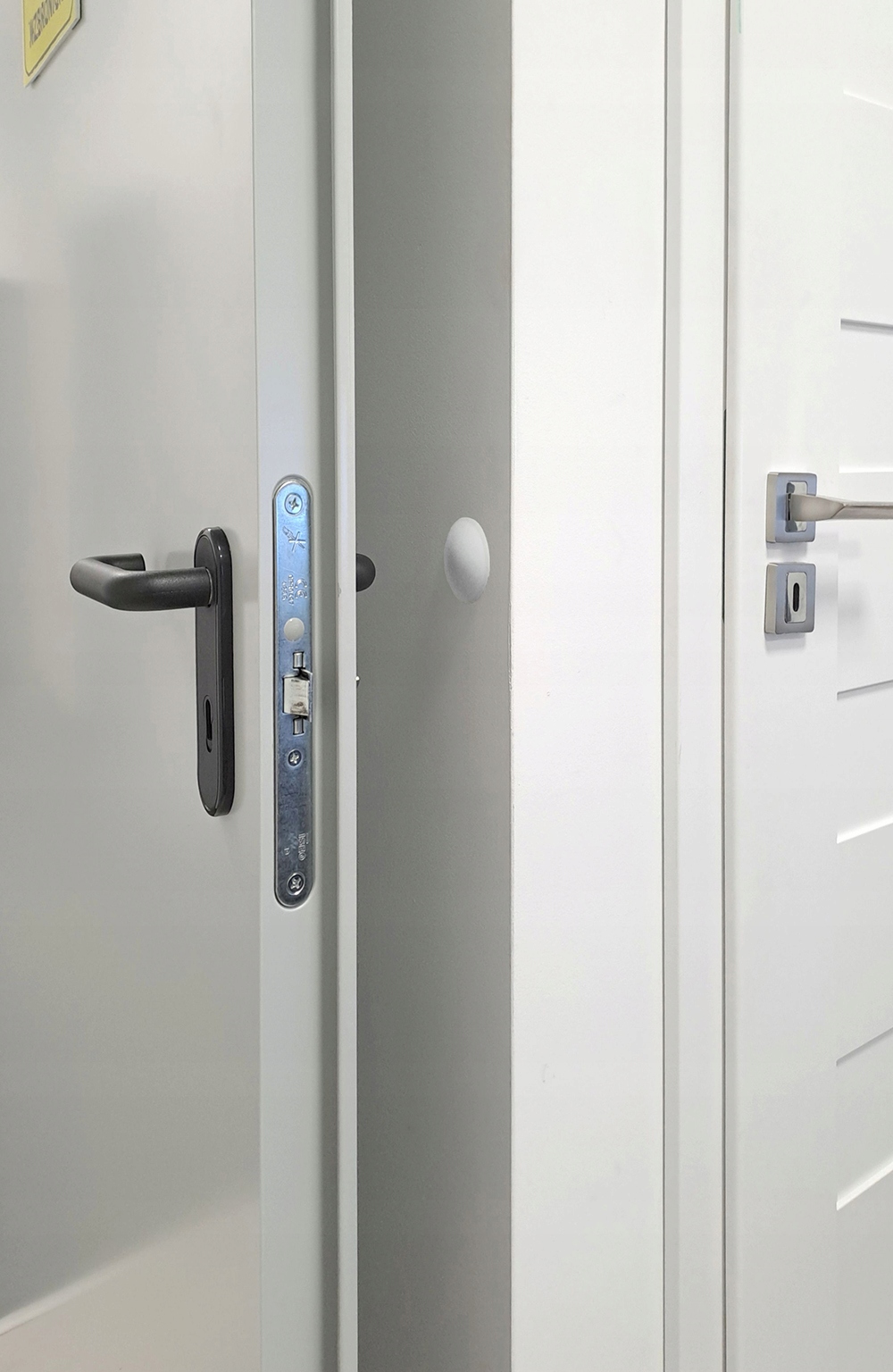 ODBOJNIK ODBÓJ DRZWI SAMOPRZYLEPNY 40 BIAŁY Rodzaj przyklejany