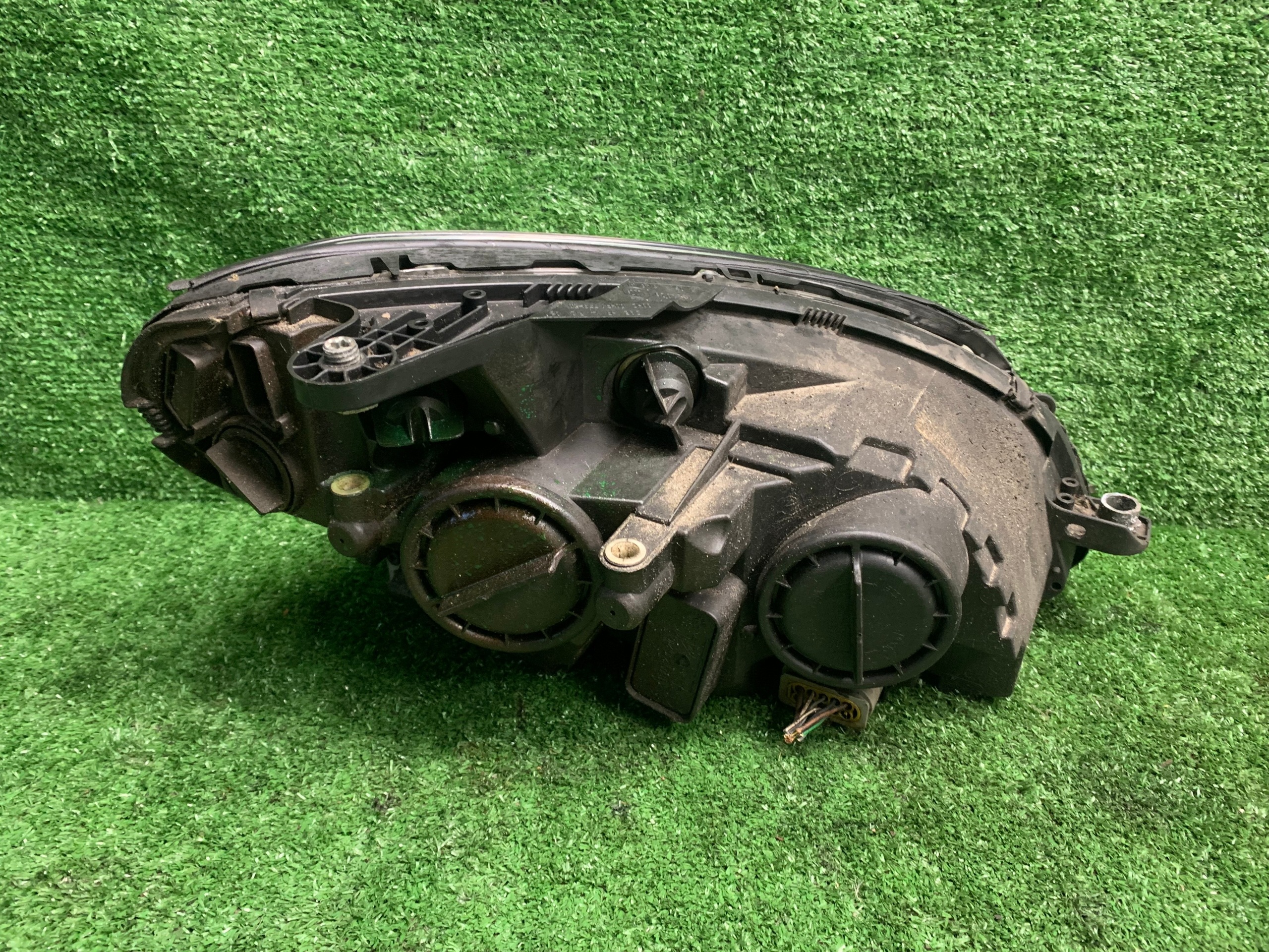 light left front front MERCEDES C class W204 204 A2049065103