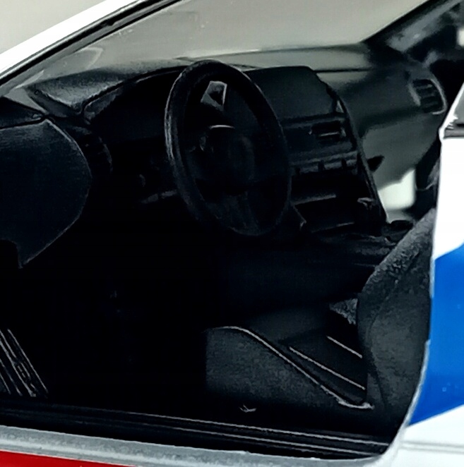 KINSMART AUTO BMW M8 COMPETITION LIVERY METALOWY SAMOCHÓD MODEL 1:38 Skala inna