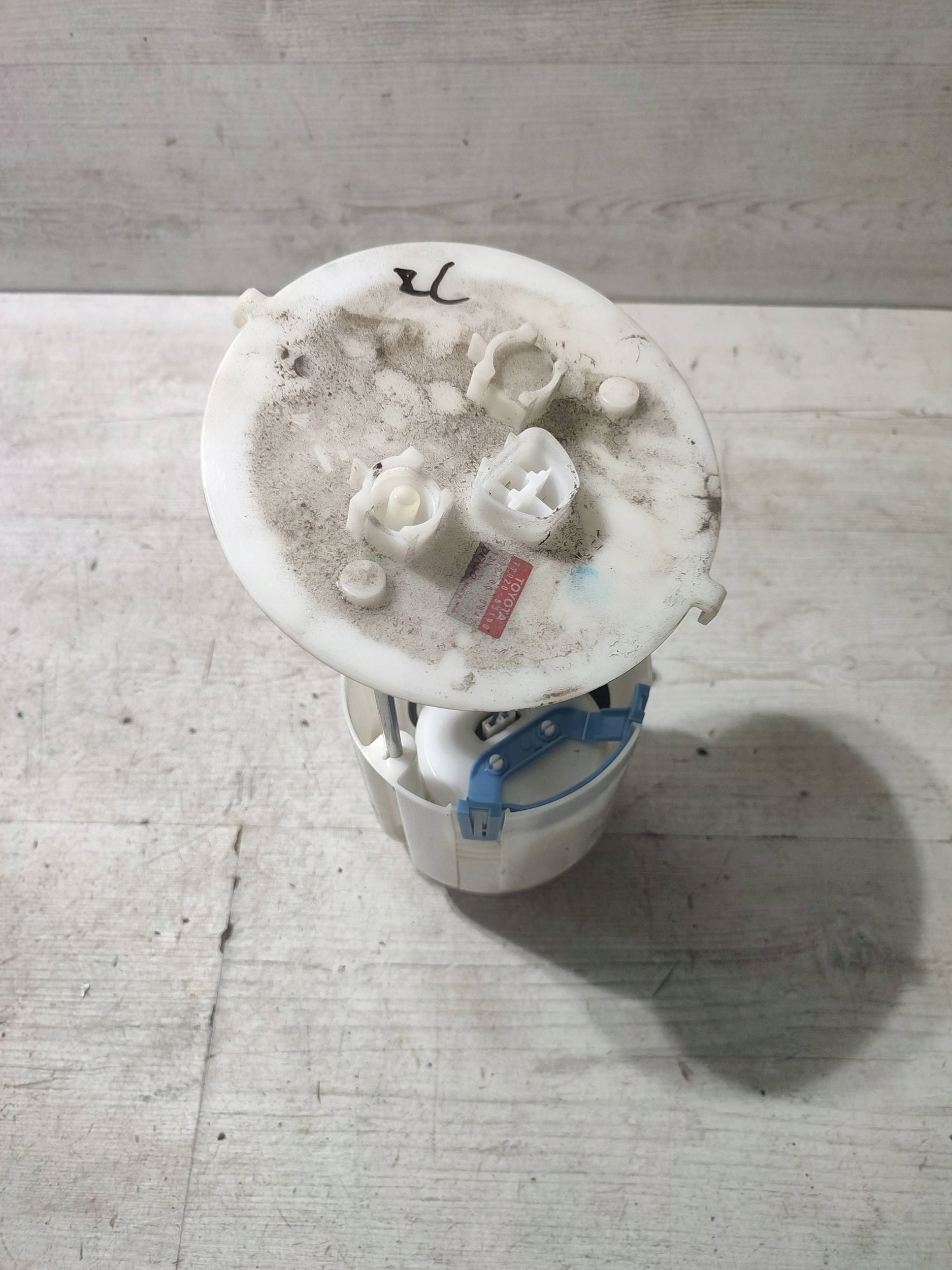 Lexus RC 2019 feed pump w zbiorniku