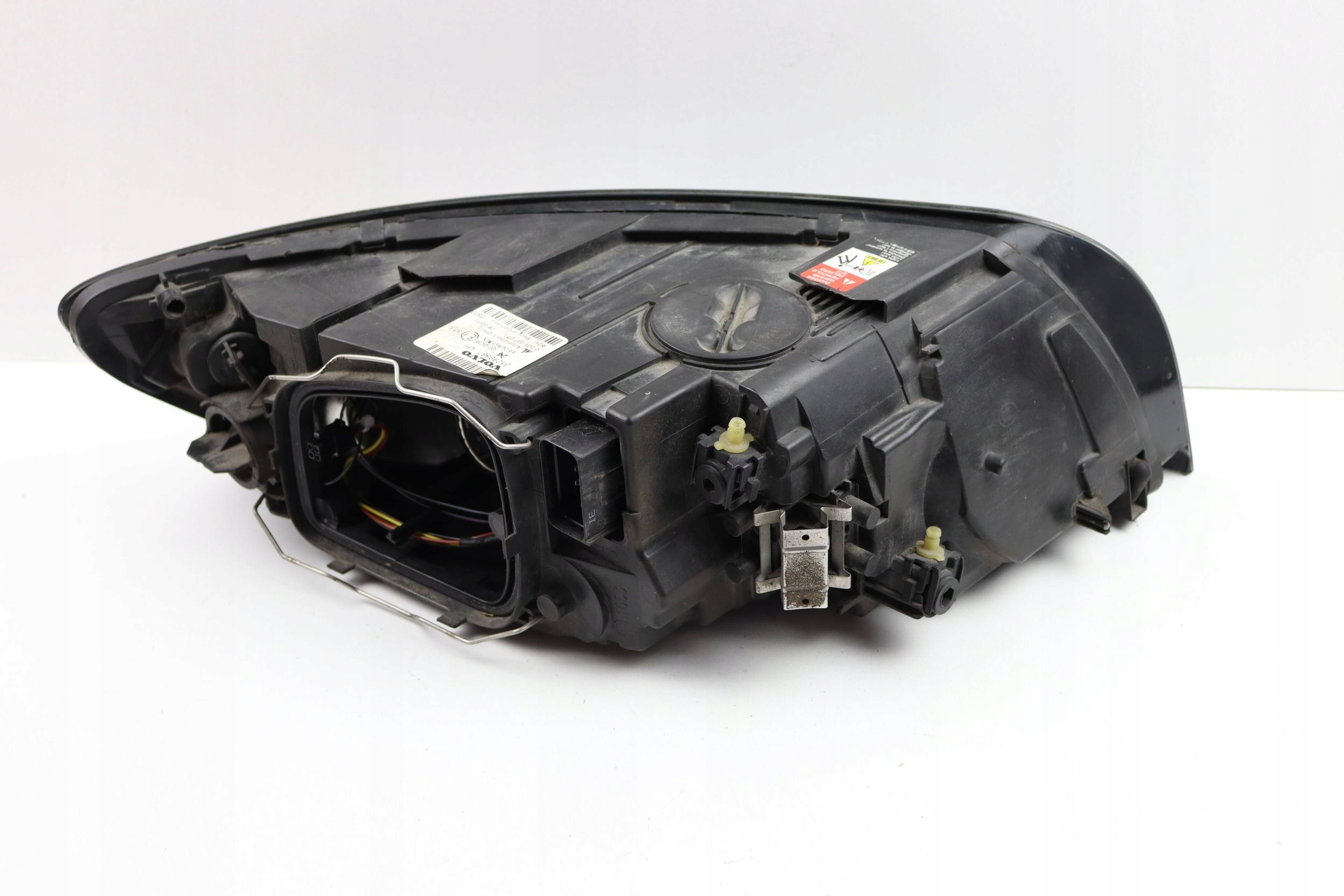 VOLVO V50 LIFT light front left front XENON 0301237271 31299587 EUROPA