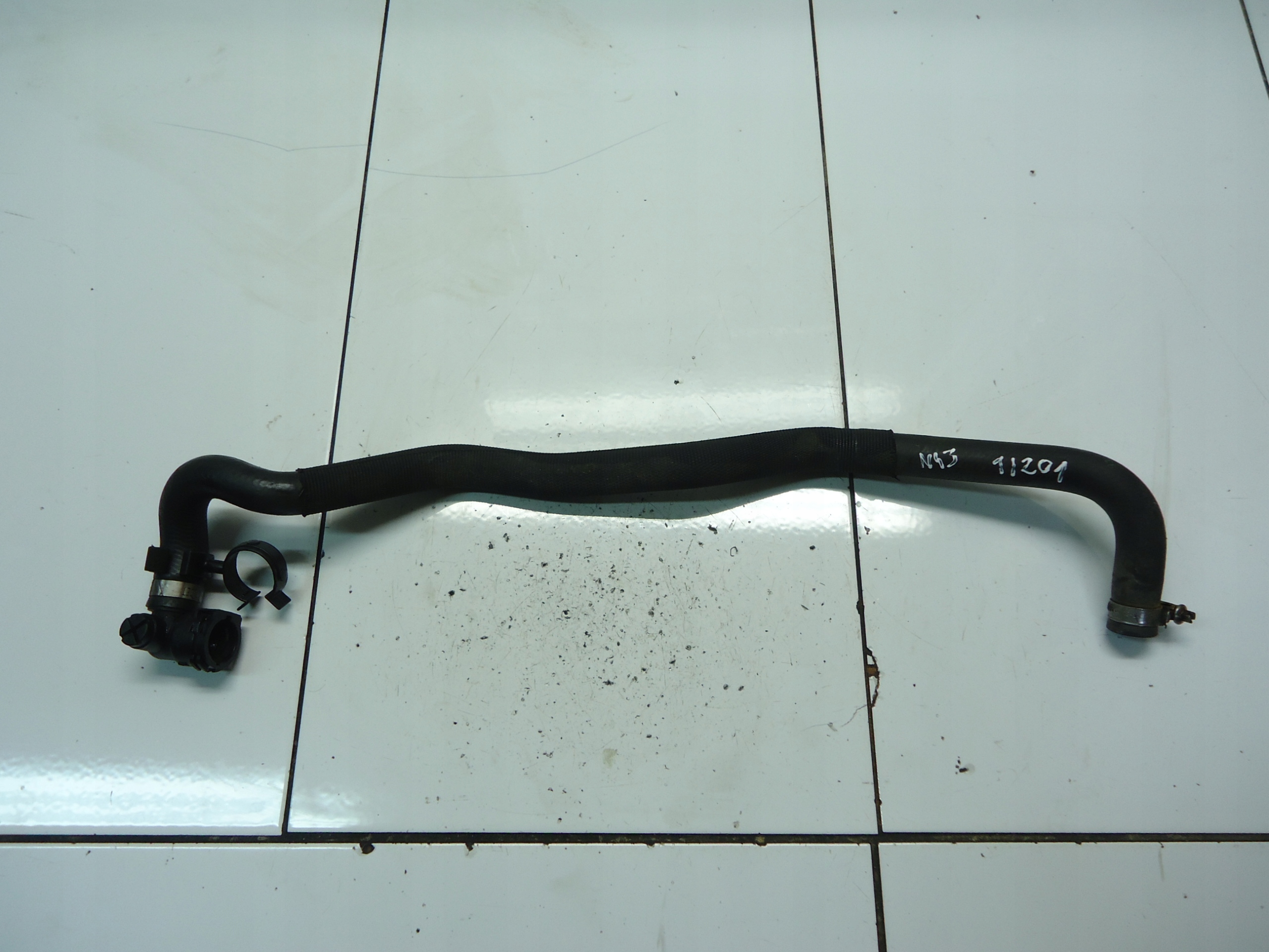BMW E87 E90 2.0 N43B20 cijevčica prijenos vode 7506131