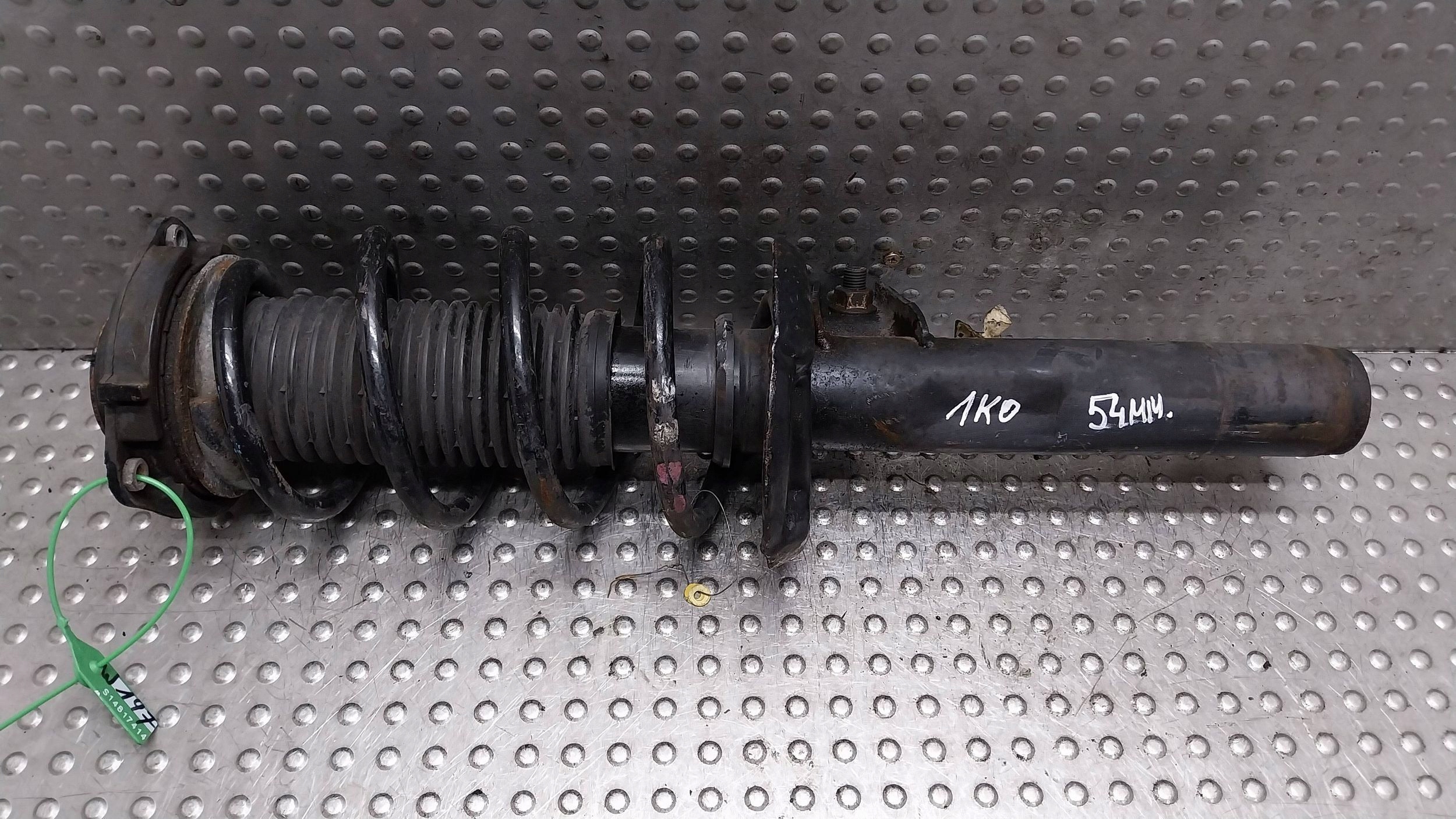 shock absorber right left front 1K0413031DG A3 8P LIFT GOLF V VI LEON II YETI