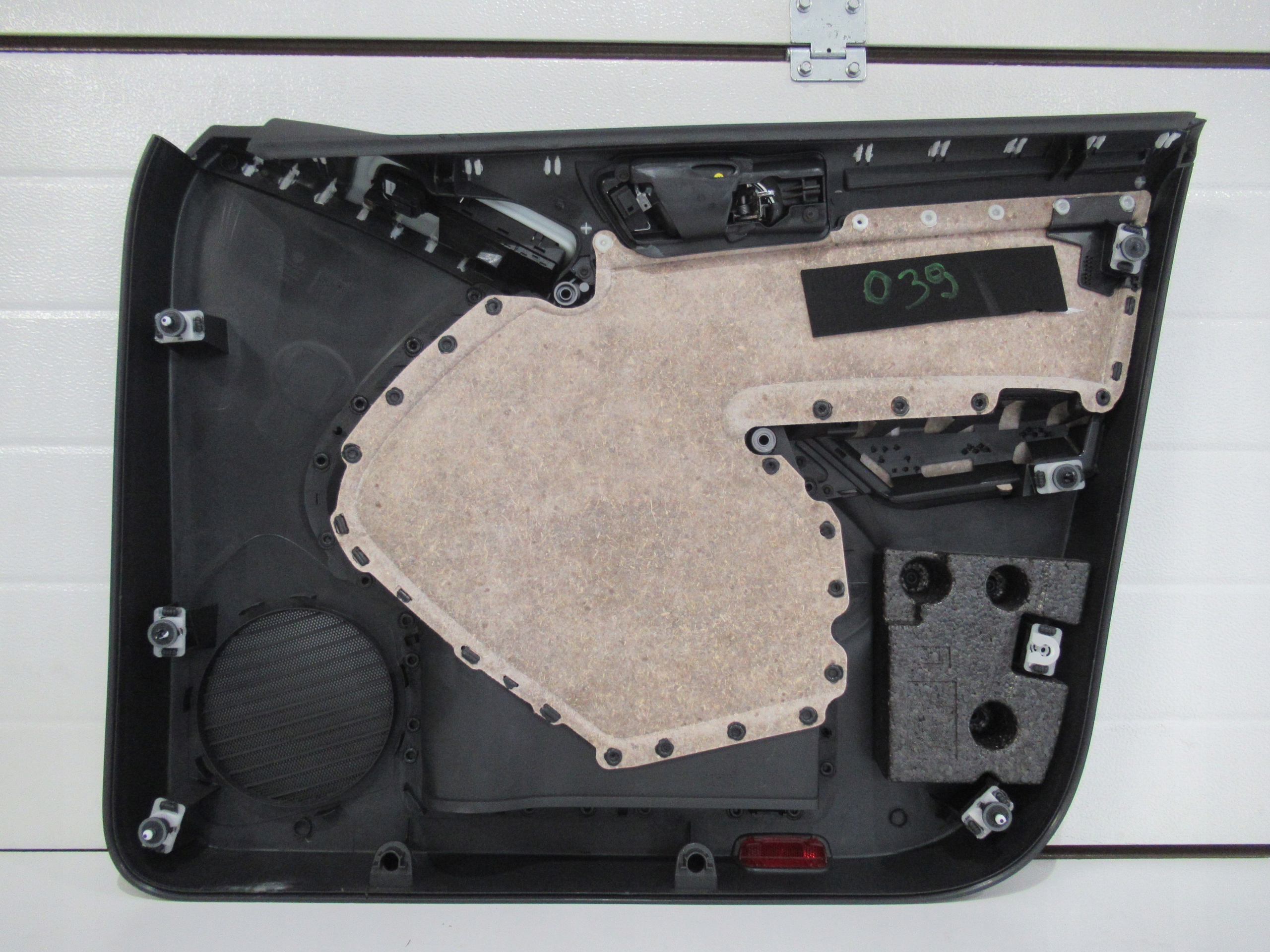 VW TIGUAN and 5N side door left front 5N0867011