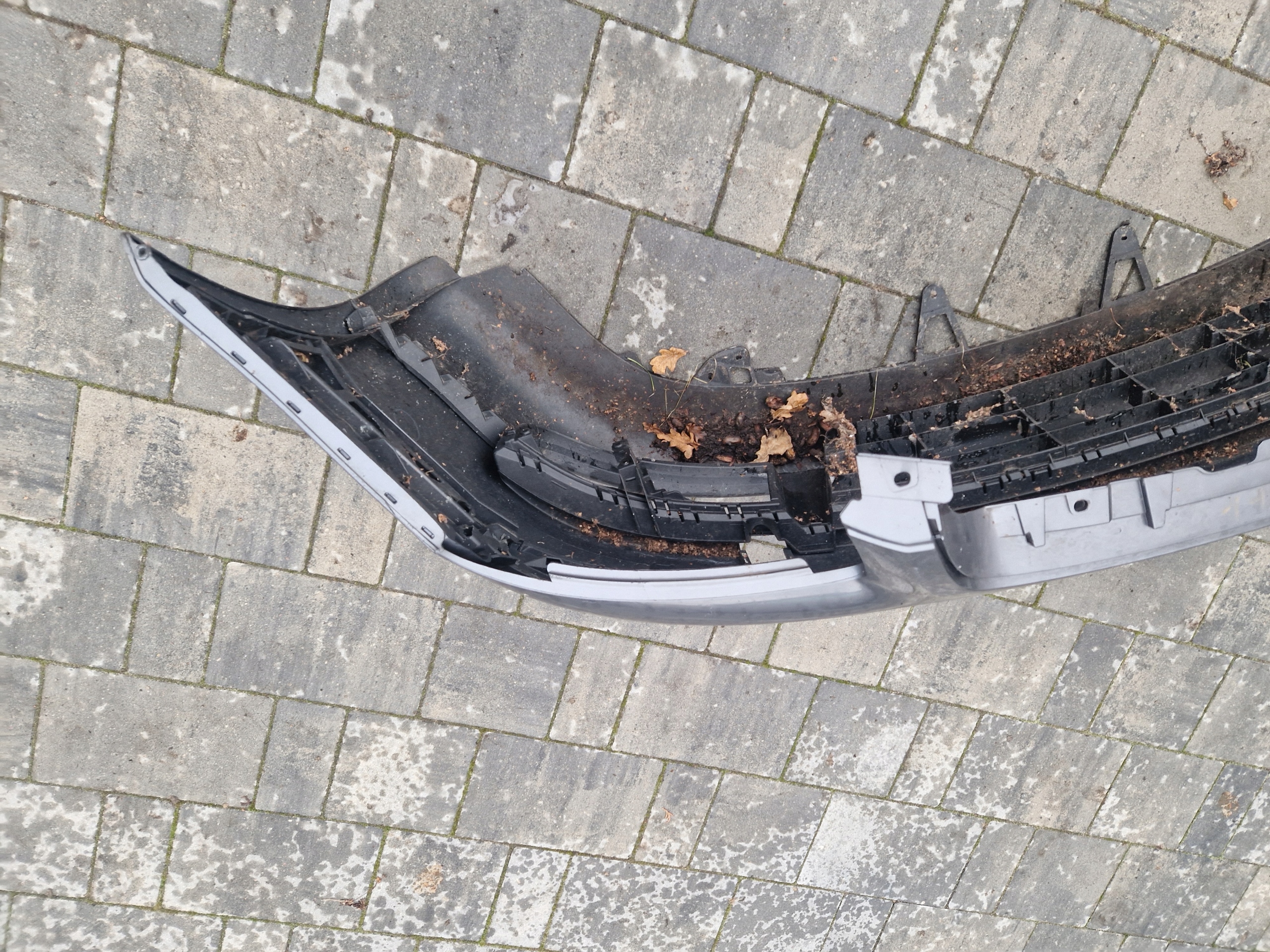 bumper front front VOLKSWAGEN VW TOURAN 1T0807221 1T0807217