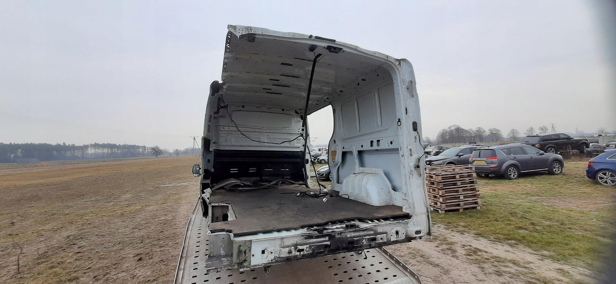ремень задний кузов renault TRAFIC III