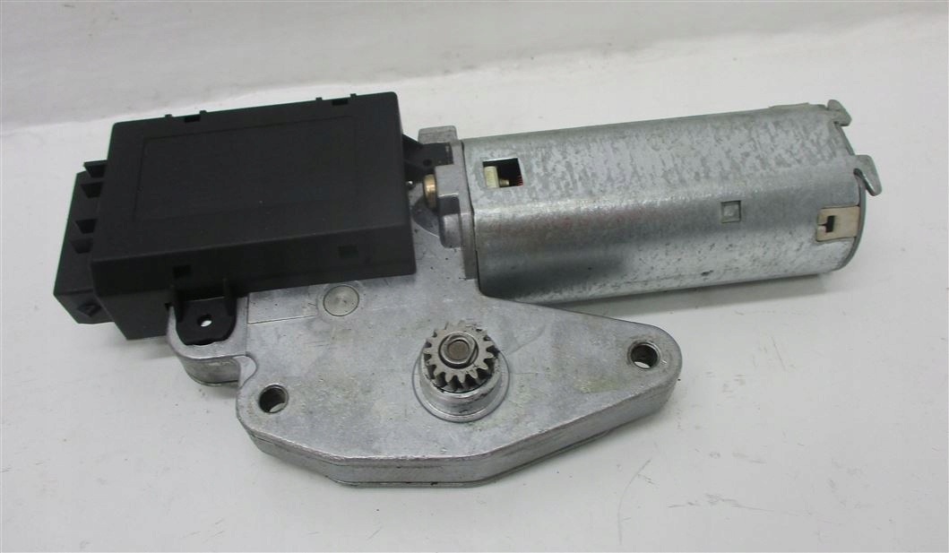 SILNICZEK SZYBERDACHU MER ML W163 LIFT A1638200742 Car type 4x4 SUV Passenger cars