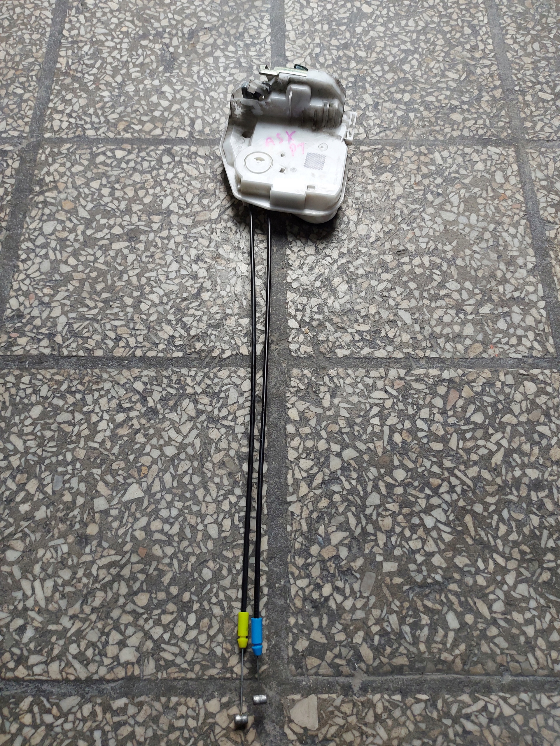 lock rope CIEGNA door right rear part MITSUBISHI ASX OE EU 2 piny
