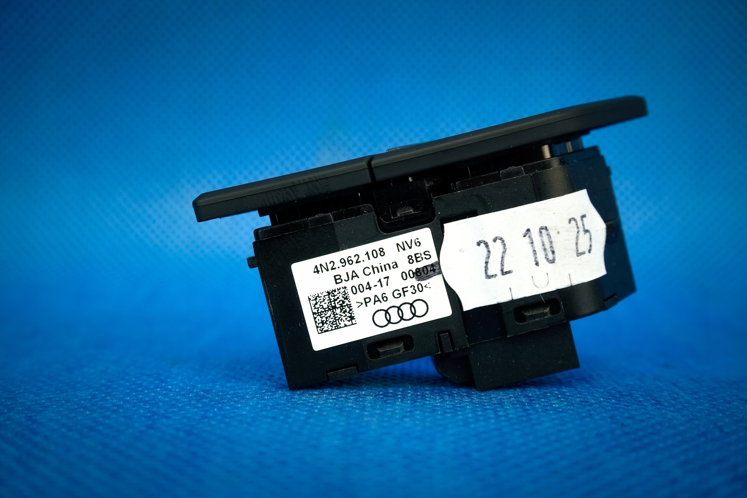 switch of a lock central Audi A8 4N 4N2962108