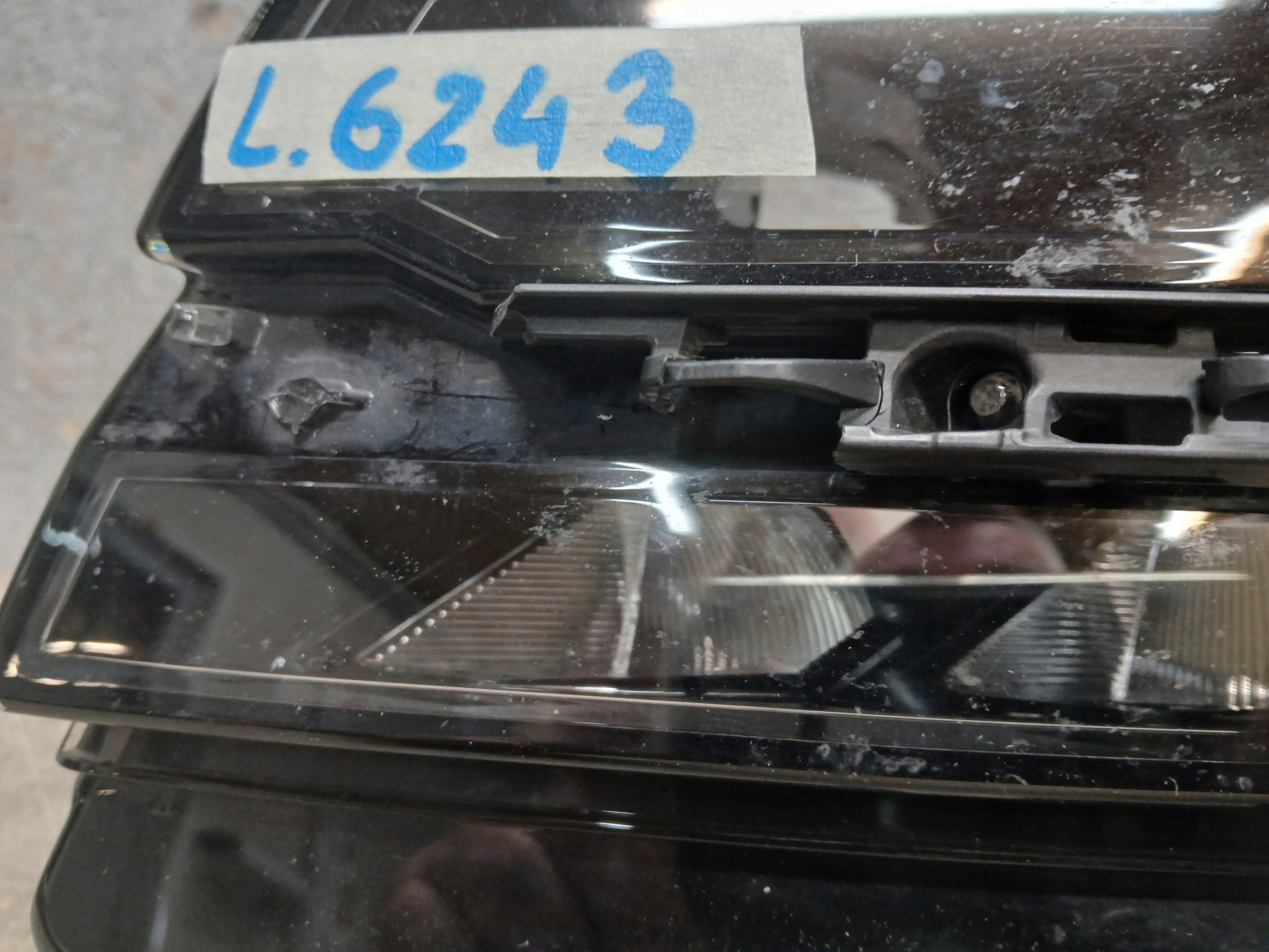 light front left VW TOUAREG III 3 760 FULL LED 760941081