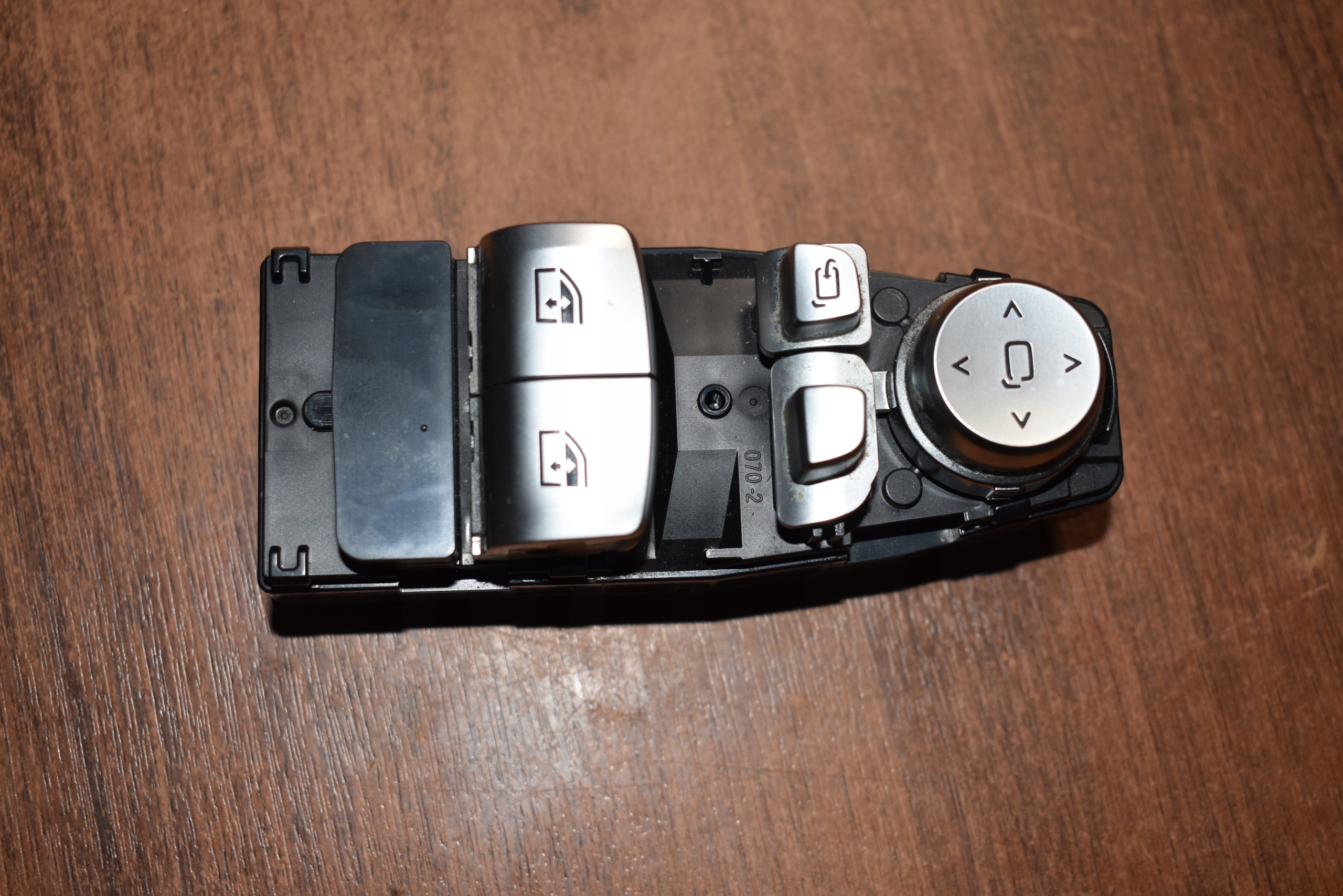 IDEALNY control panel of the window BMW G20 G22 G23 1