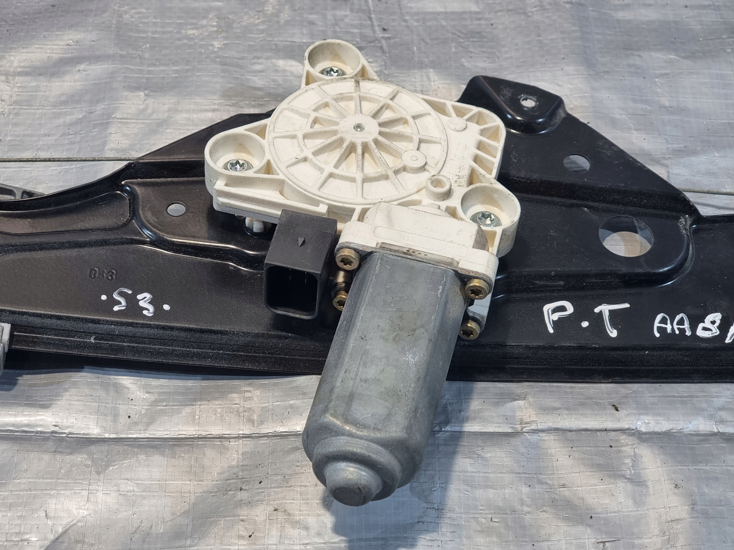window regulator right rear part OE A2117300246 MERCEDES E KLASA W211