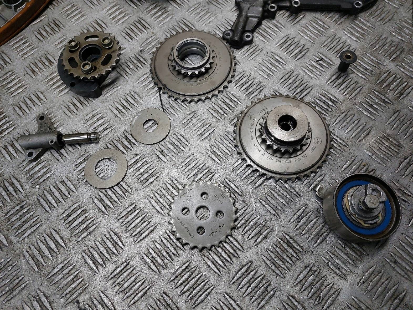 Zahnrads komplet AUDI A6 C6 2.7 3.0 TDI 059103153AK 059103173M