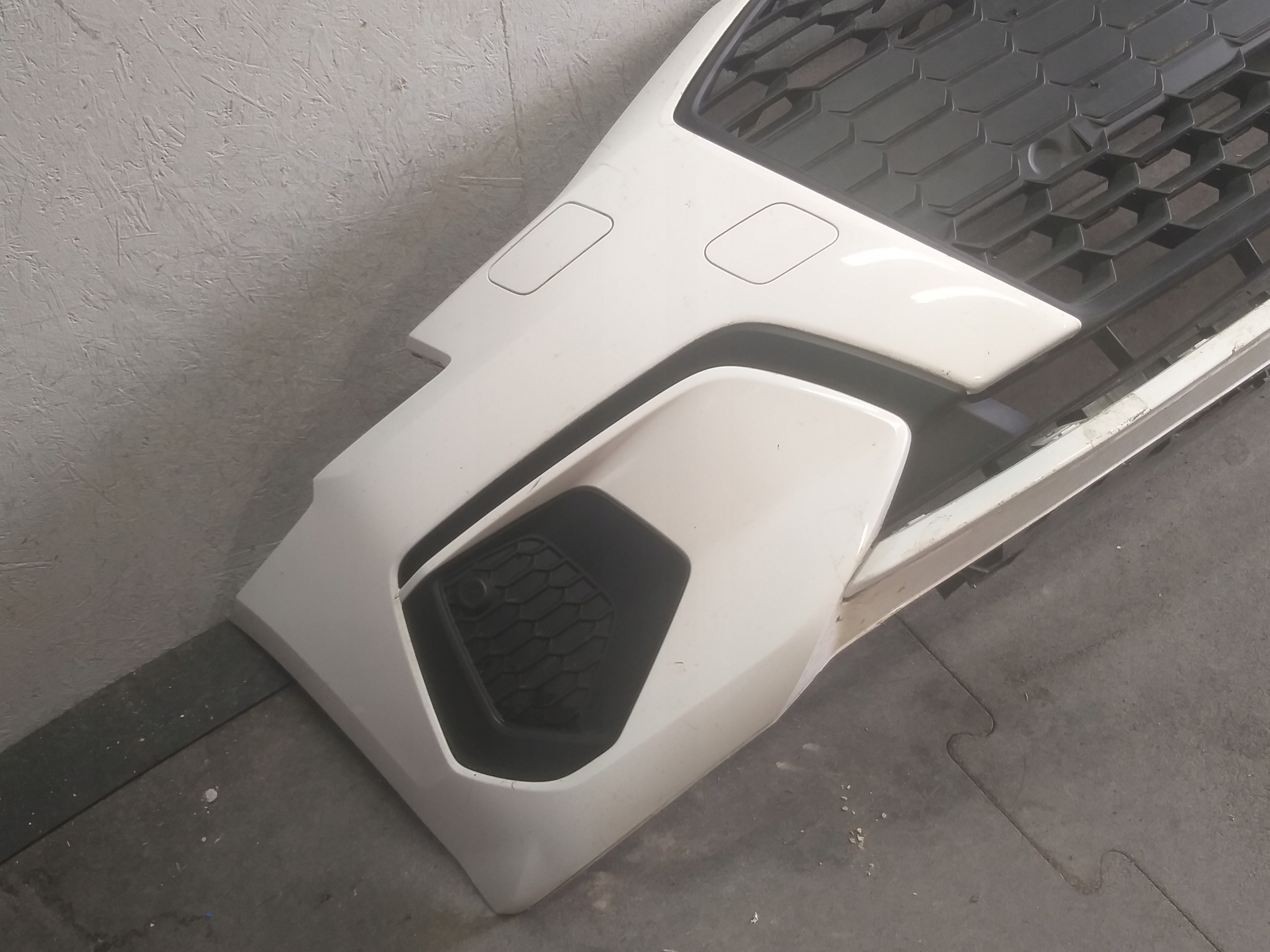 nárazník předek AUDI A3 8Y 20