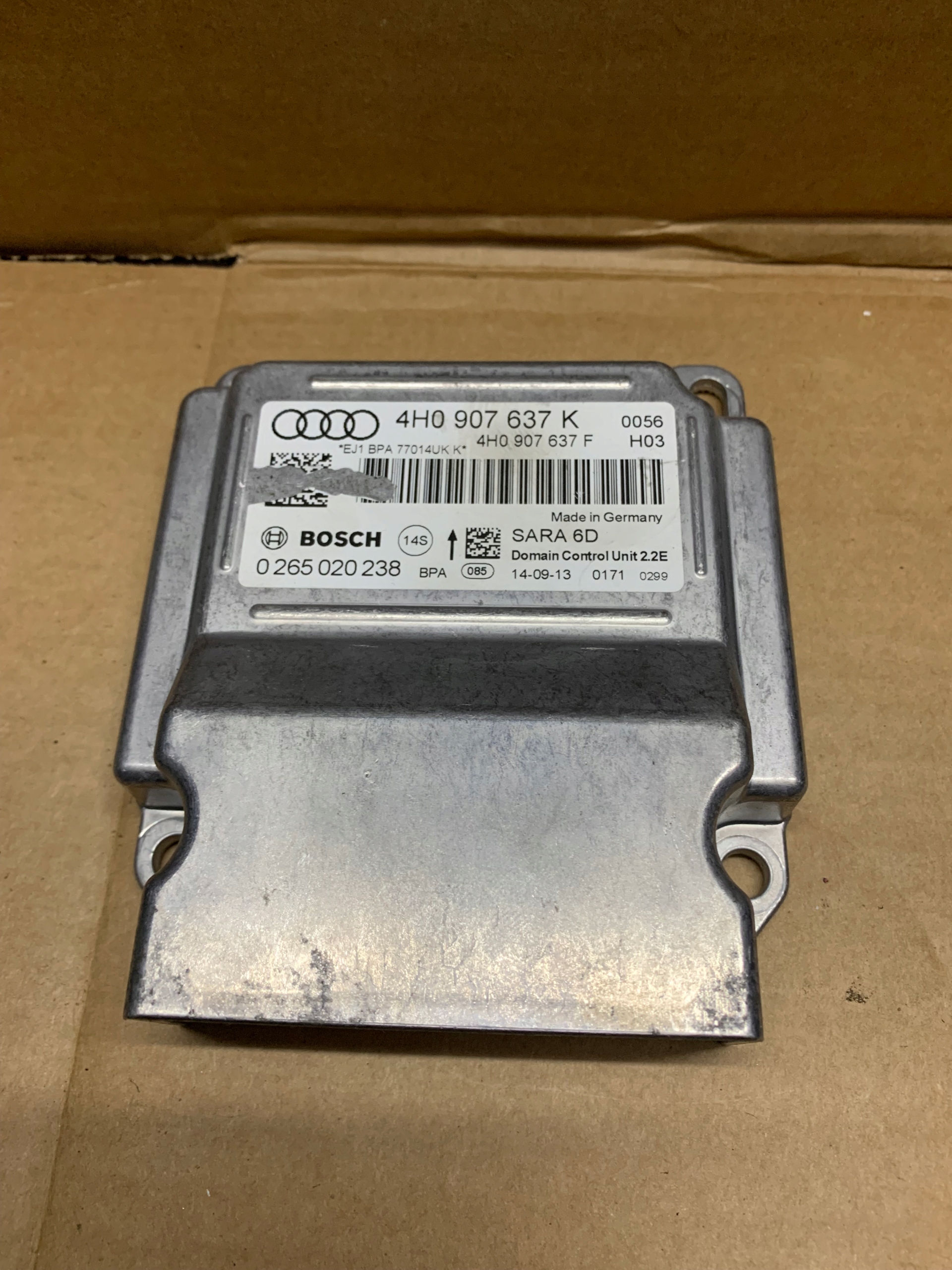 AUDI A8 D4 модуль ускорения 4H0907637K