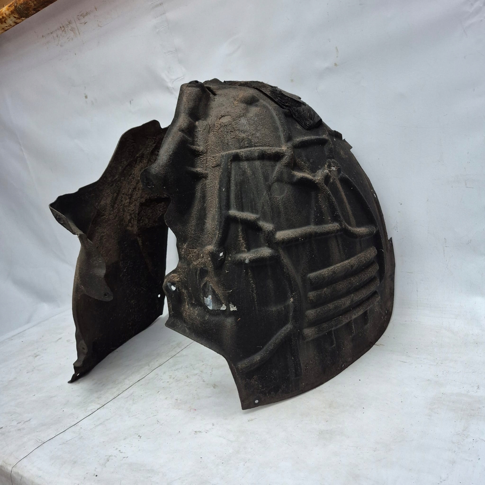 VOLKSWAGEN VW TOUAREG III 760 mudguard left front front 760805911D