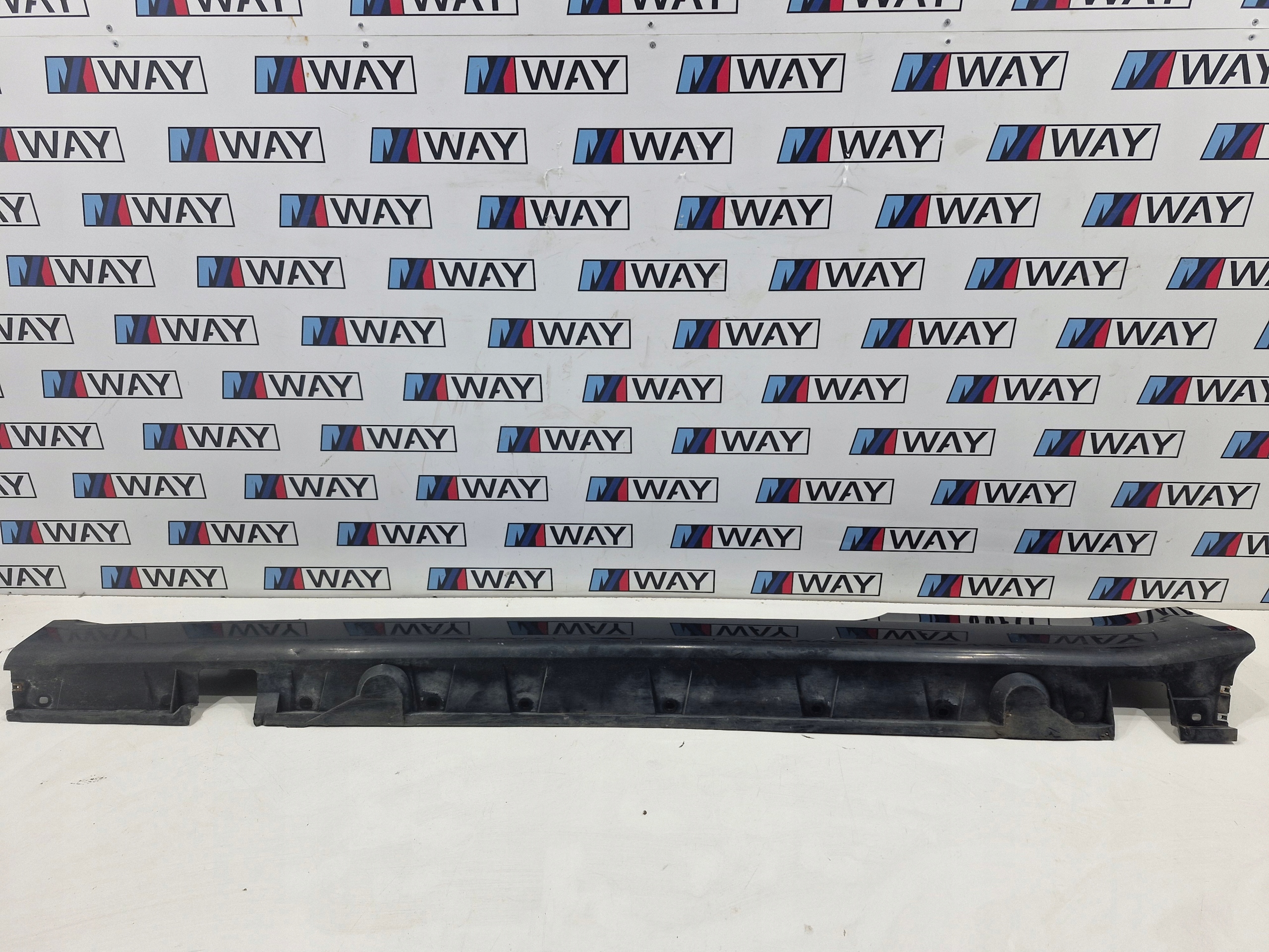BMW 6 E63 cap moulding threshold left 475 BLACK SAPHIRE 7008855