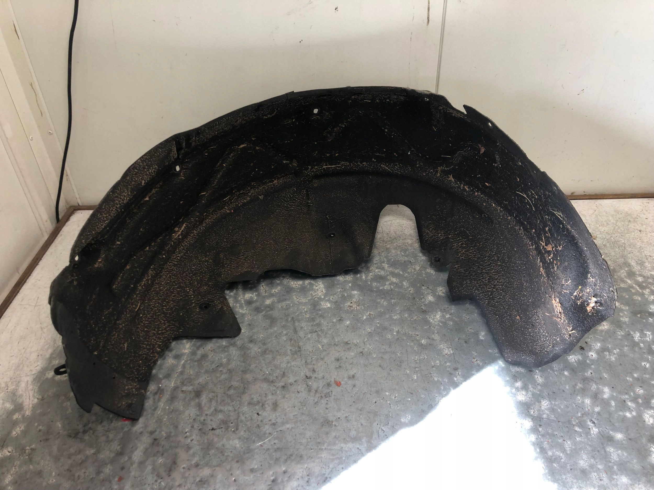 mudguard left rear part MERCEDES W205 KOMBI A2056900730