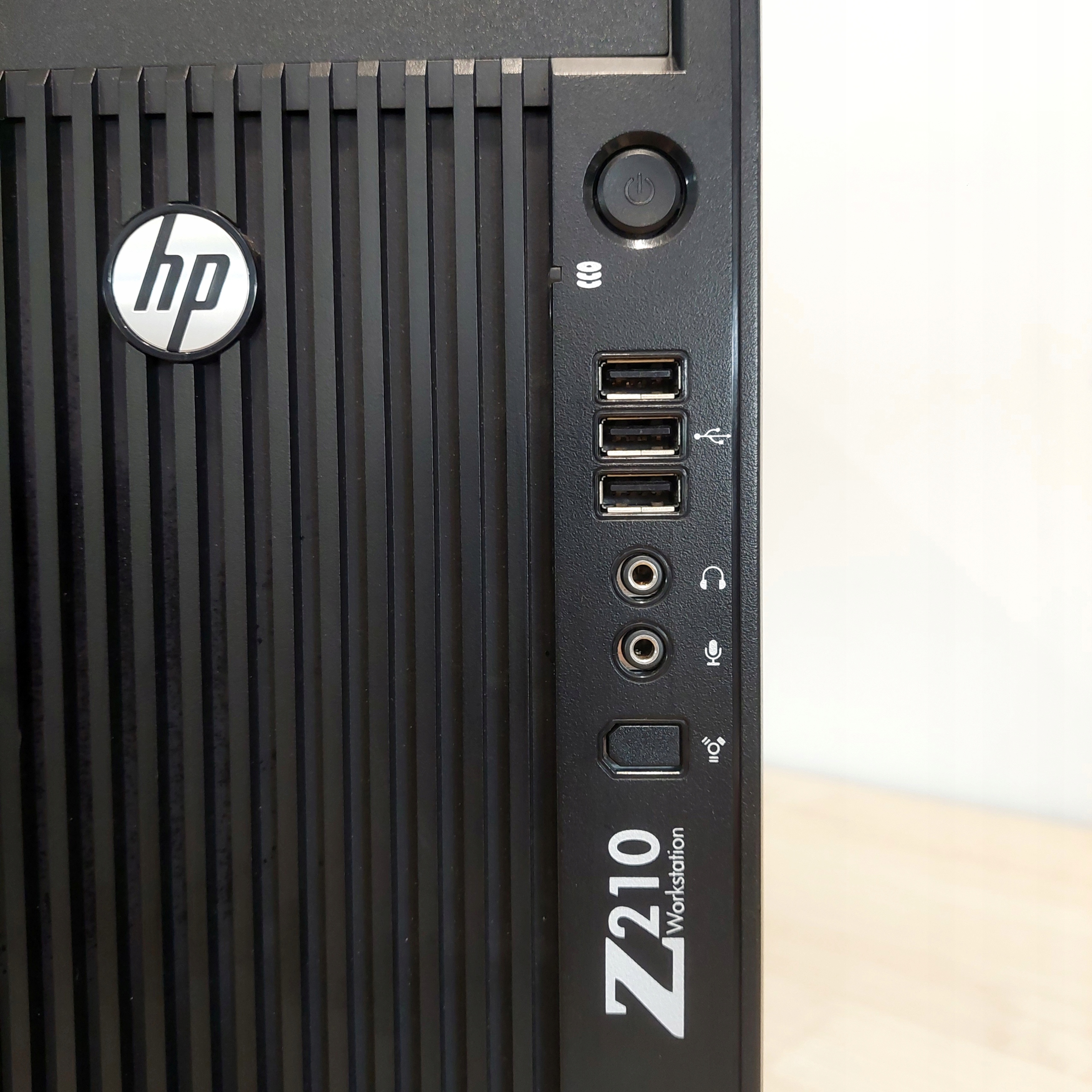 Komputer PC HP Z210 i7-2600 4 rdzenie 8GB 160SSD+1TBHDD Nvidia 400 Win10 Typ komputera komputer stacjonarny