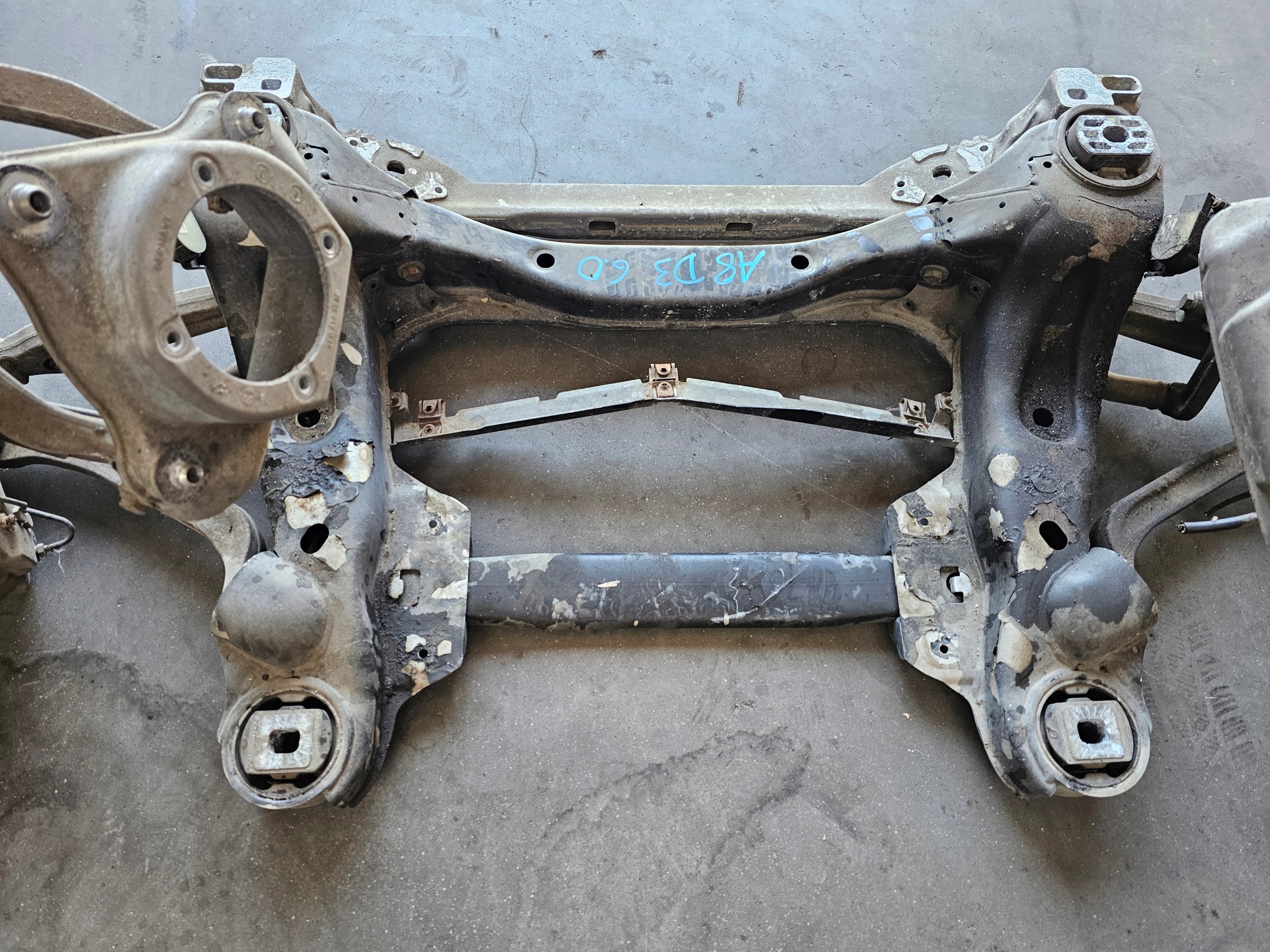 axle beam subframe front AUDI A8 D3 6.0 W12 swings KOMPLET