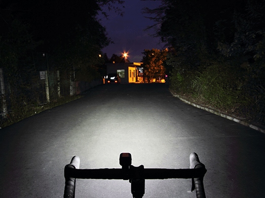 Lampa przednia Ravemen LR-800P LED 800 lumenów 2,6Ah pilot przewodowy Rodzaj przednie