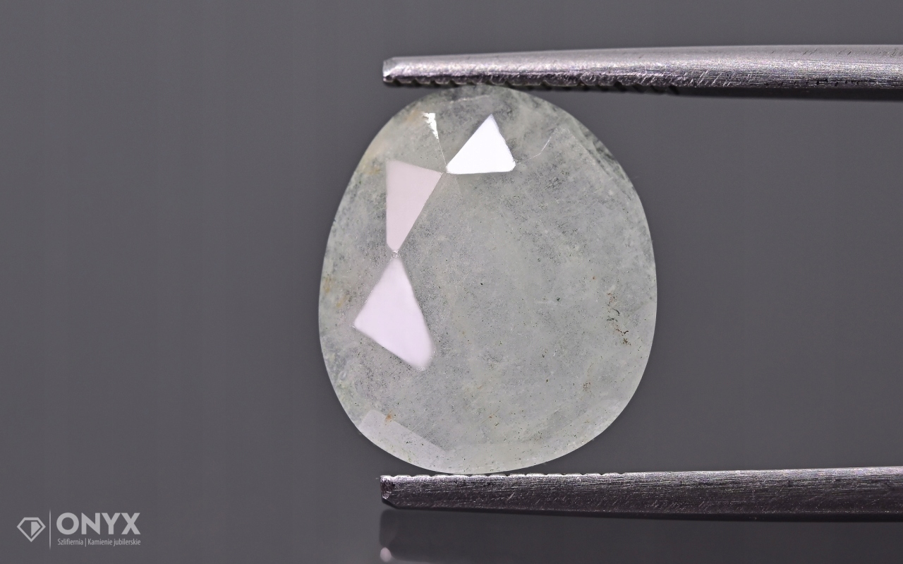 Akvamarín fasetovaná nepravidelná rozeta 12,5x11 m